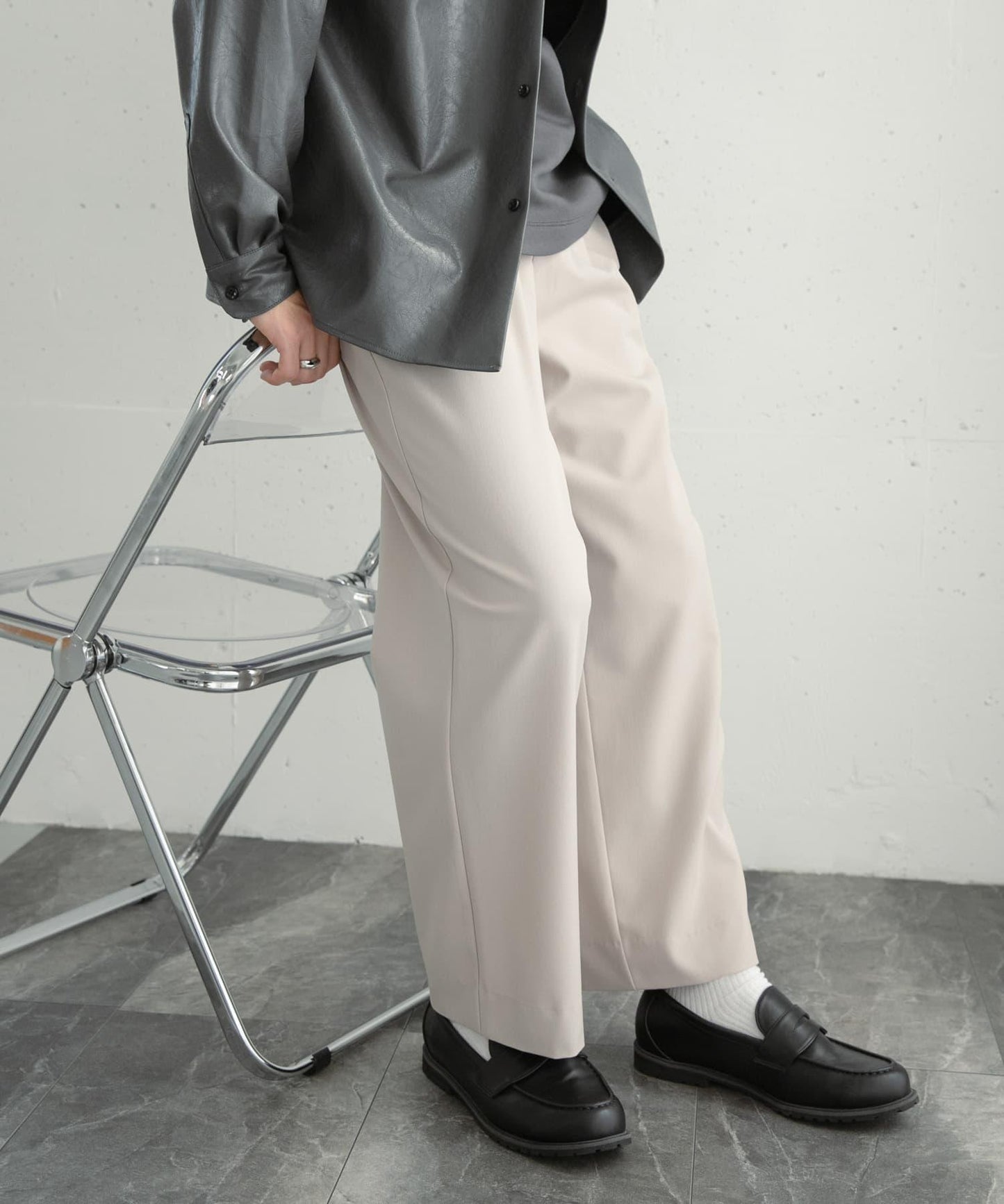 『イージーケア』雙褶寬鬆長褲