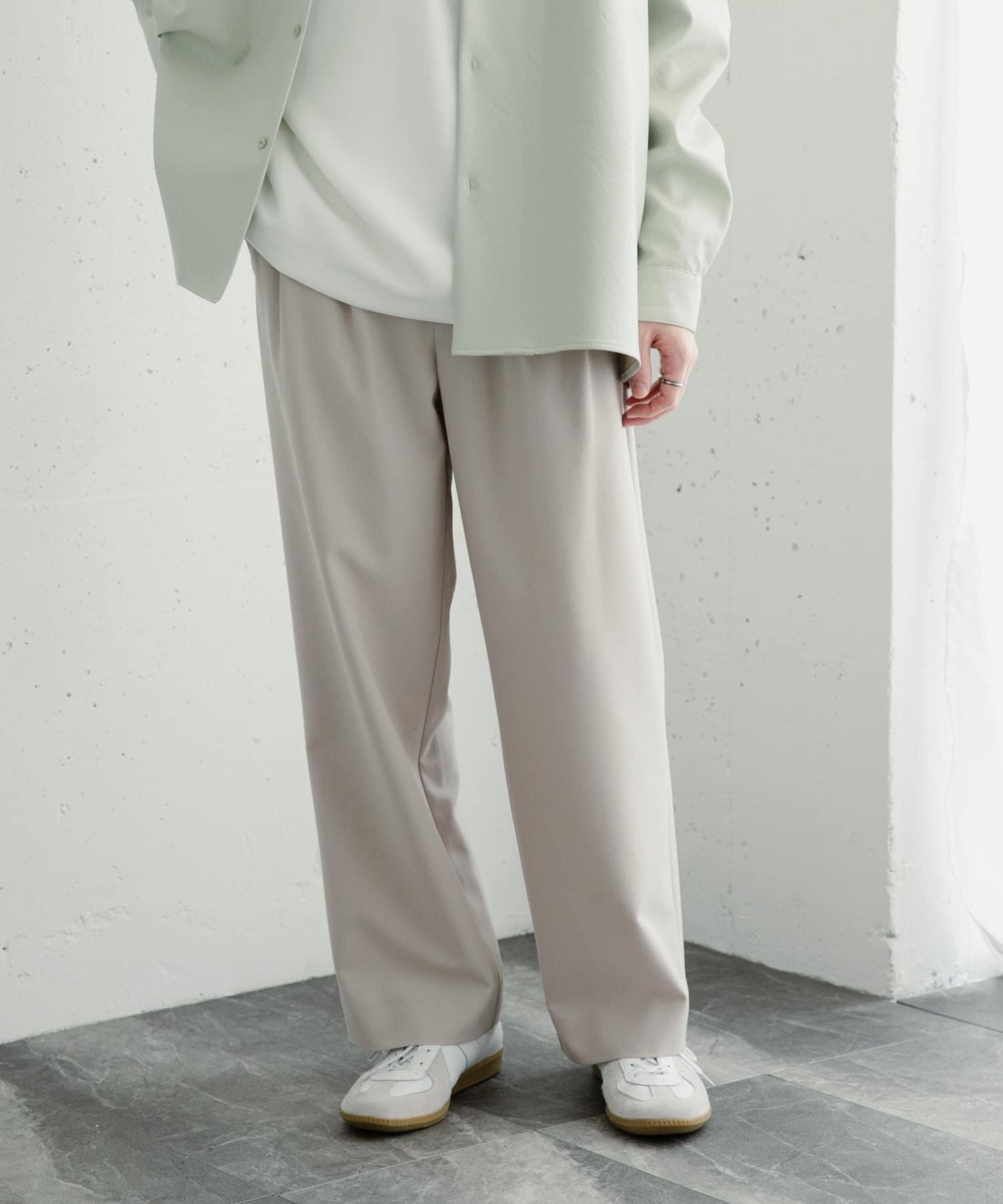 『イージーケア』雙褶寬鬆長褲