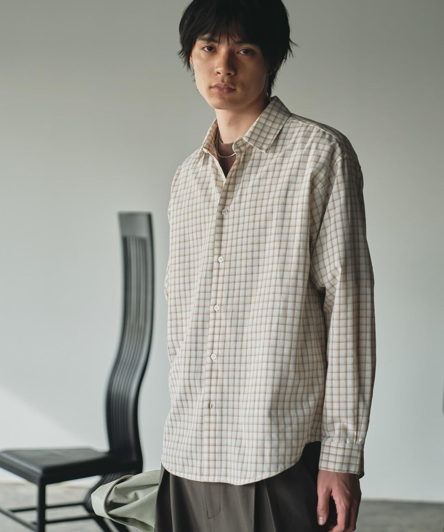 中性格紋寬鬆襯衫