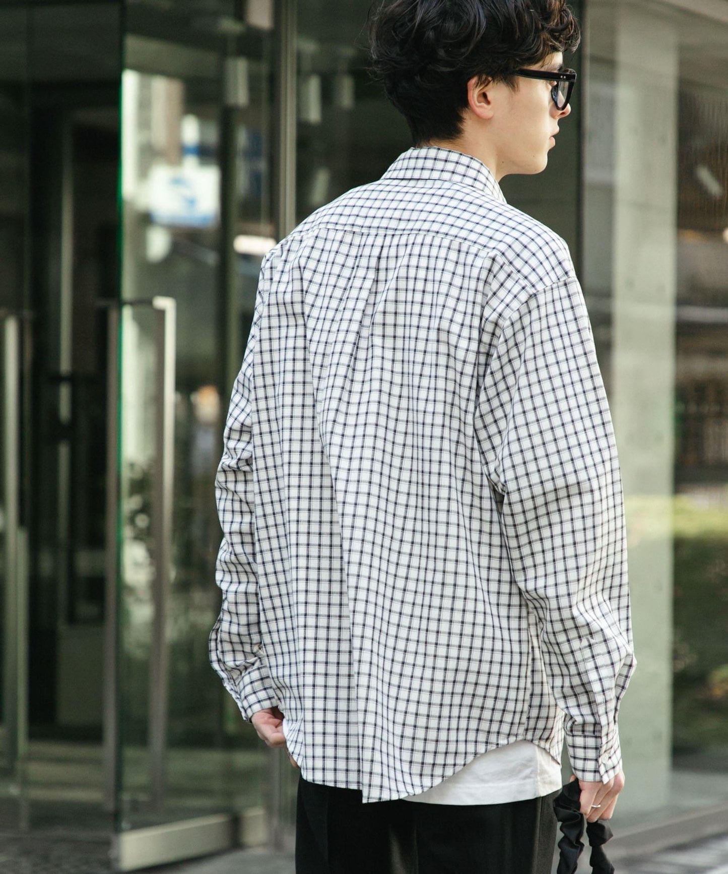 中性格紋寬鬆襯衫