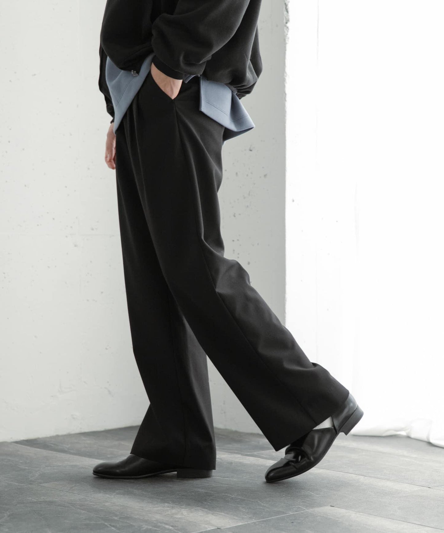 『イージーケア』雙褶寬鬆長褲