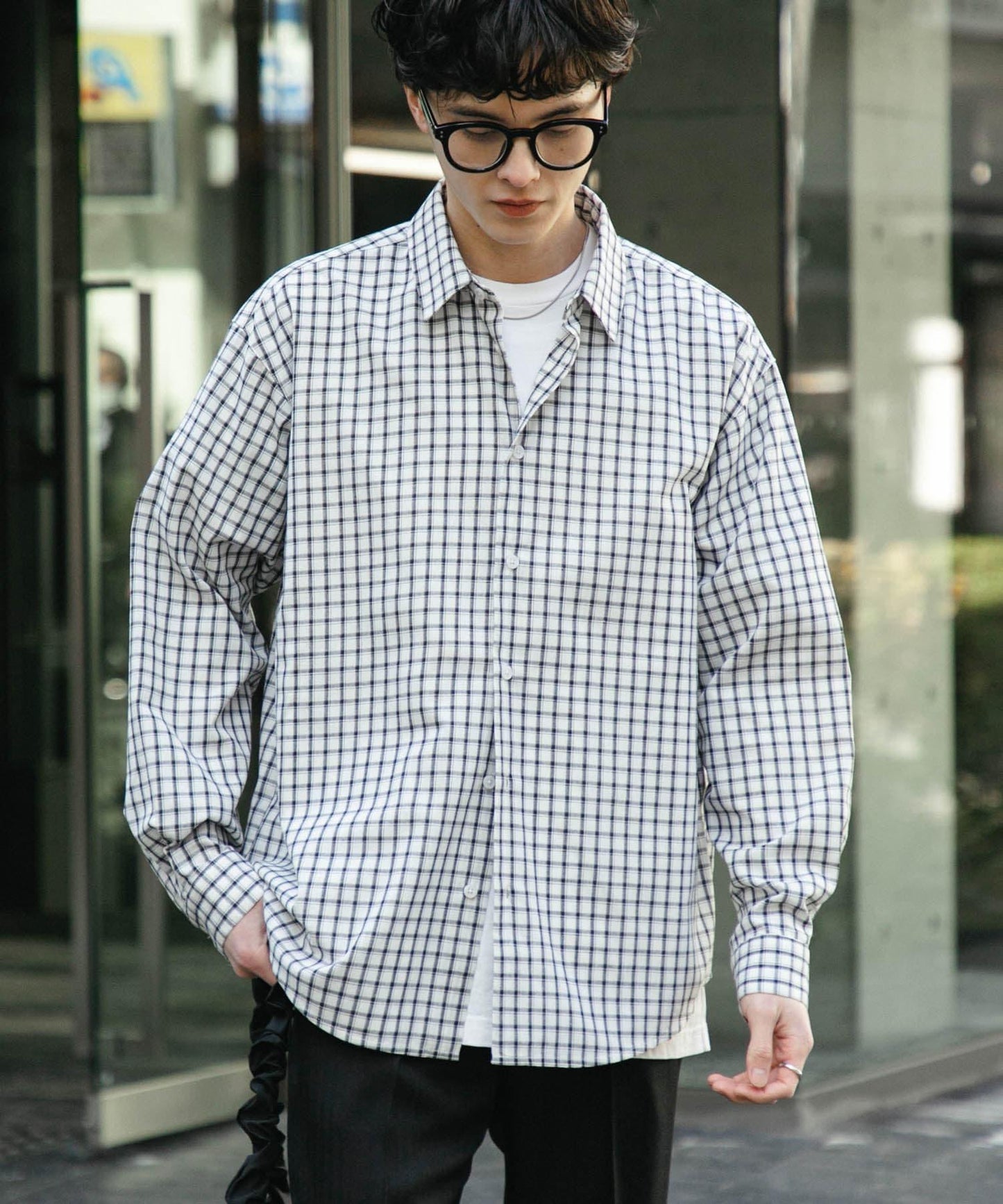 中性格紋寬鬆襯衫