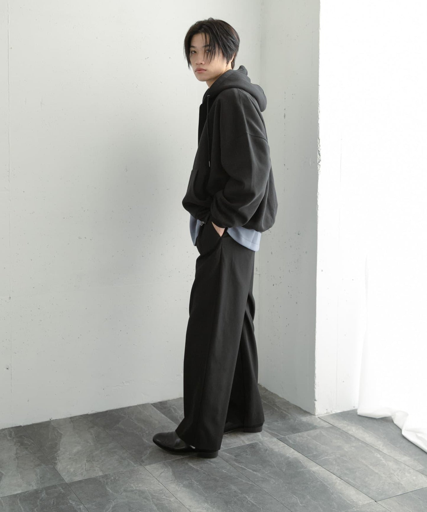 『イージーケア』雙褶寬鬆長褲