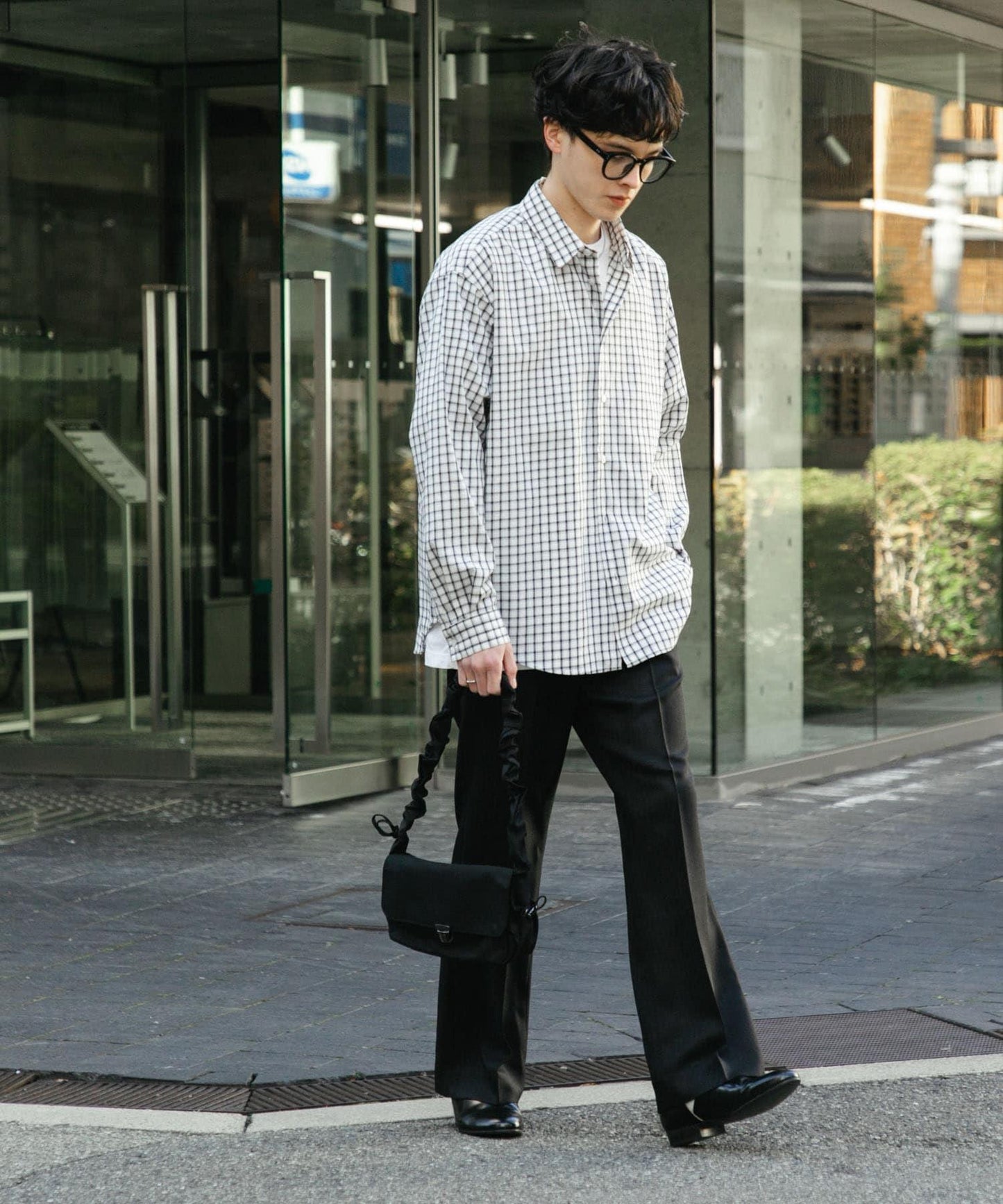 中性格紋寬鬆襯衫