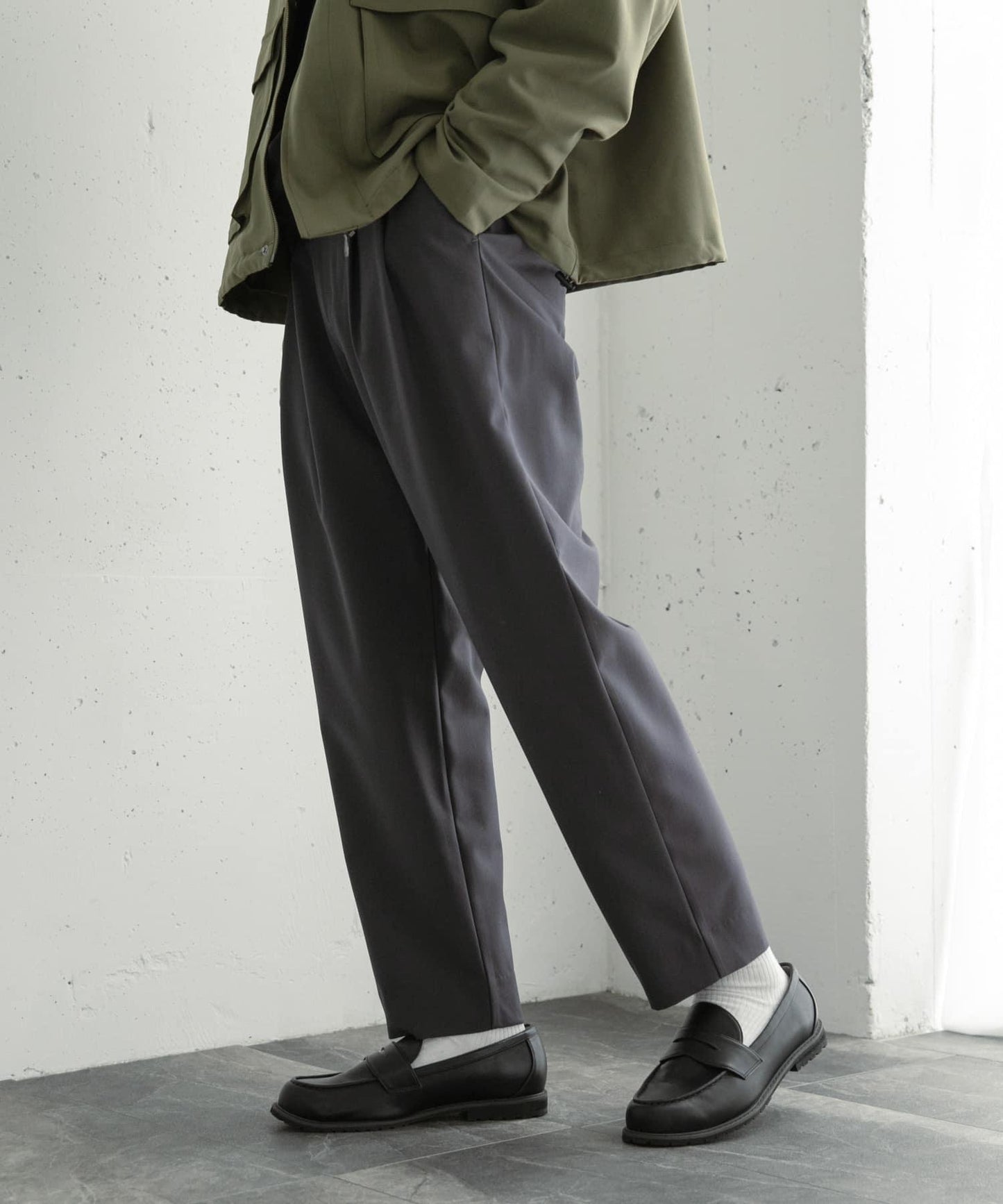 『イージーケア』雙褶錐形褲