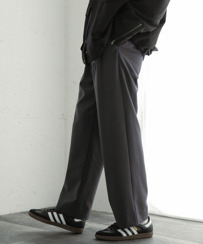 『イージーケア』雙褶寬鬆長褲