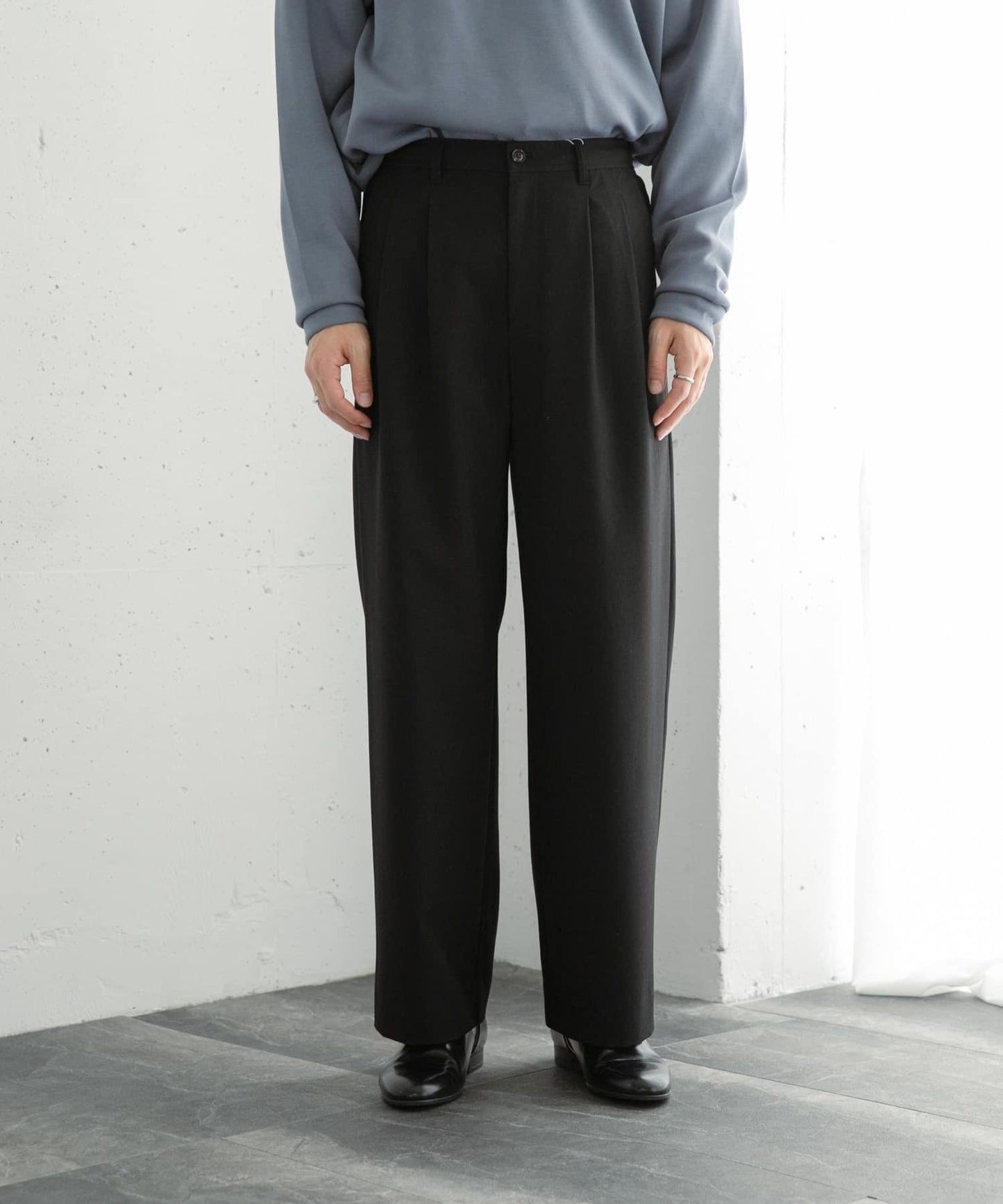 『イージーケア』雙褶寬鬆長褲