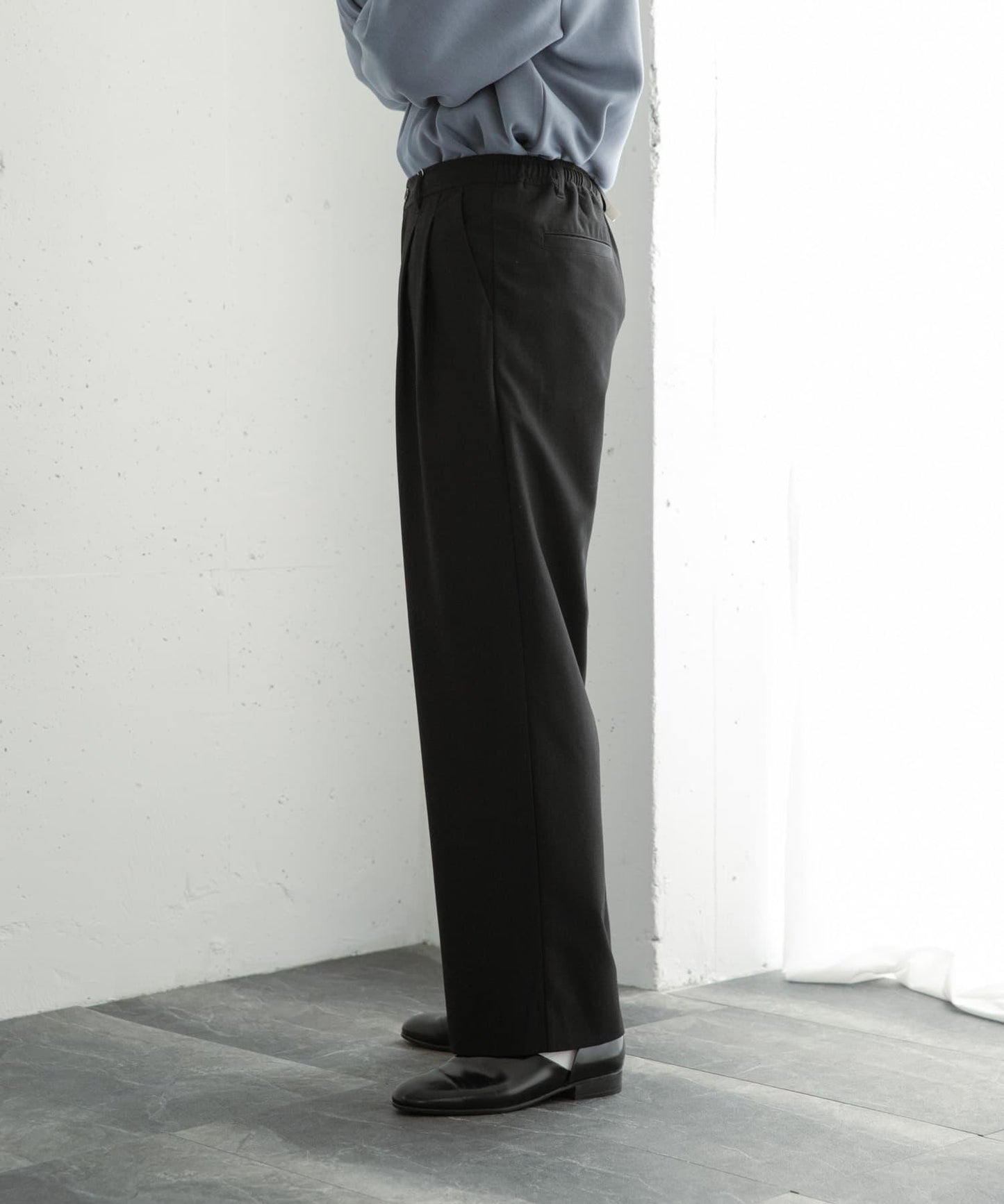 『イージーケア』雙褶寬鬆長褲