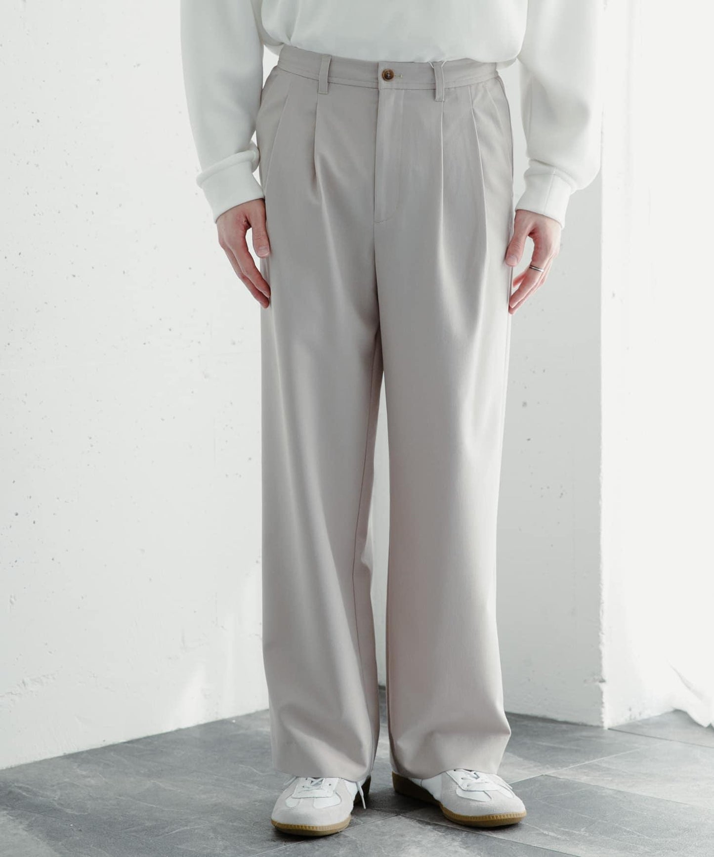 『イージーケア』雙褶寬鬆長褲