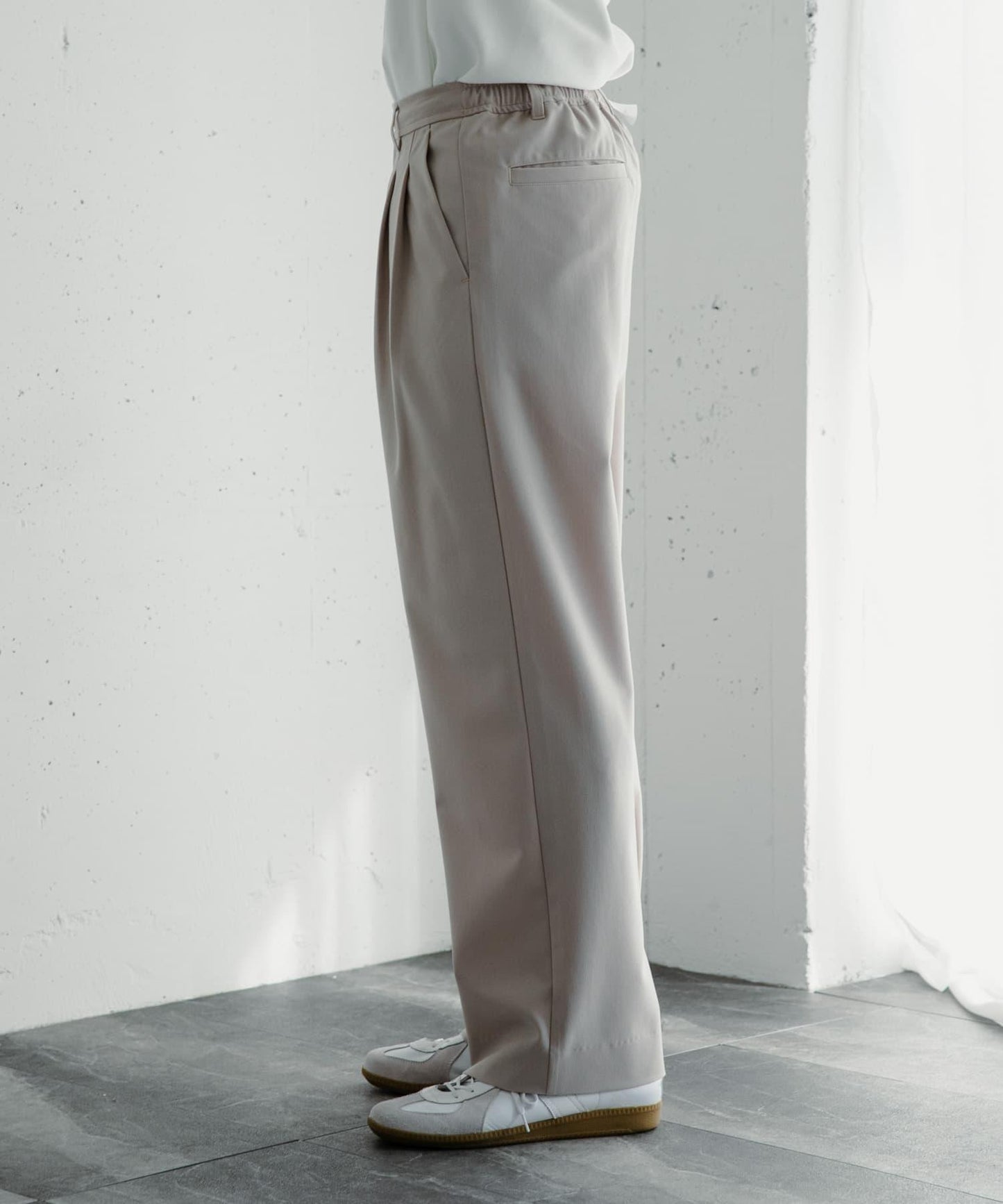 『イージーケア』雙褶寬鬆長褲