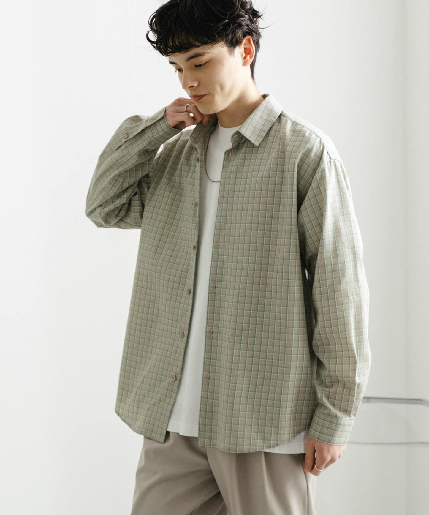 中性格紋寬鬆襯衫