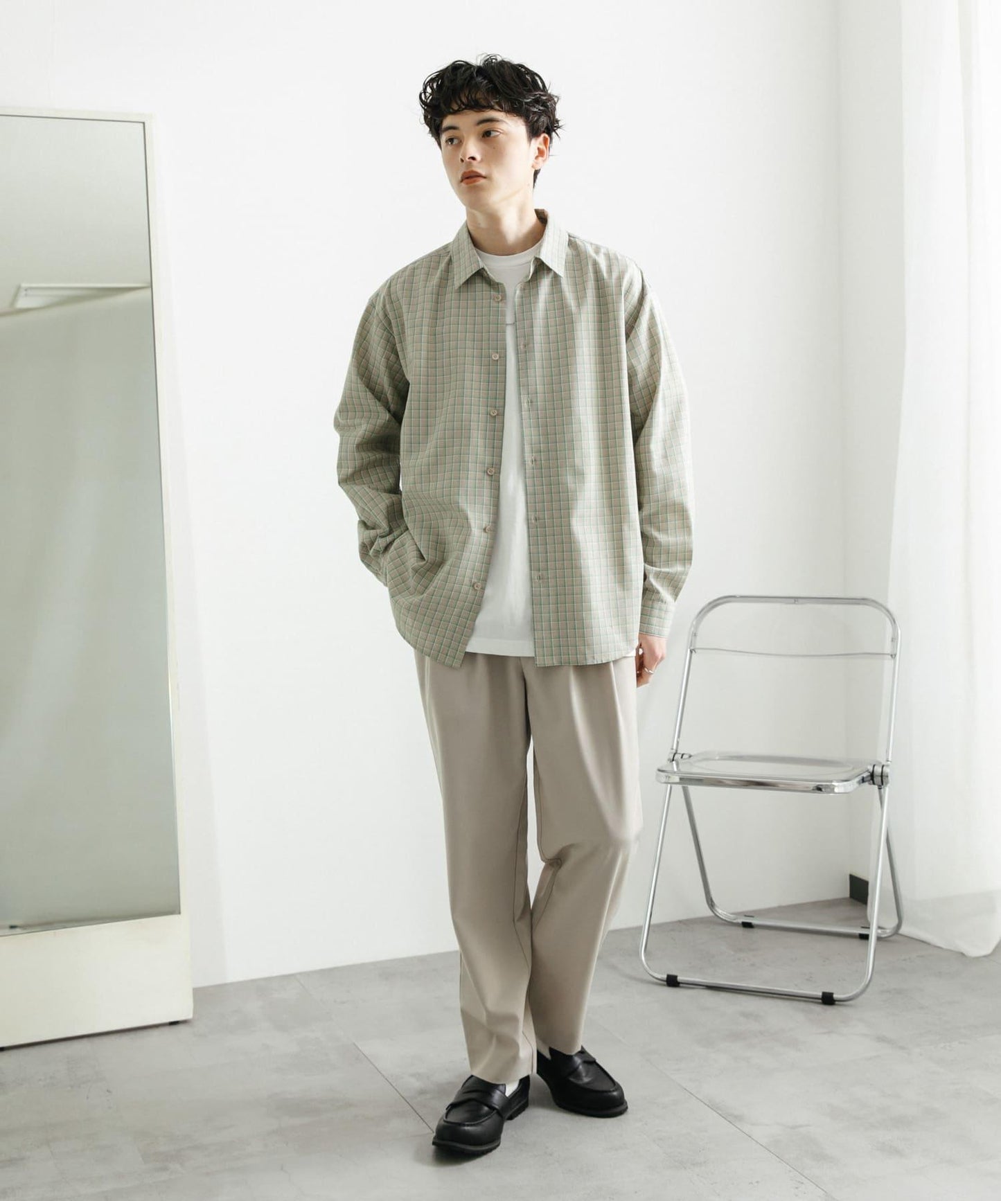 中性格紋寬鬆襯衫