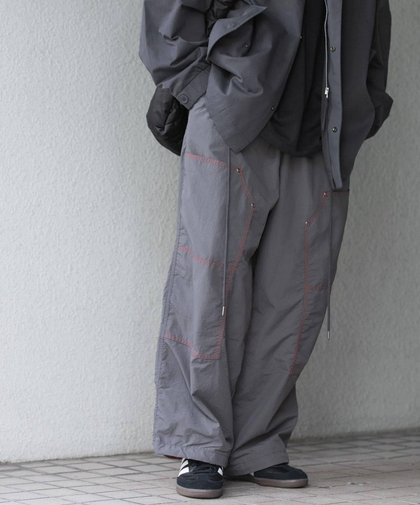 雙色拼接雙膝長褲