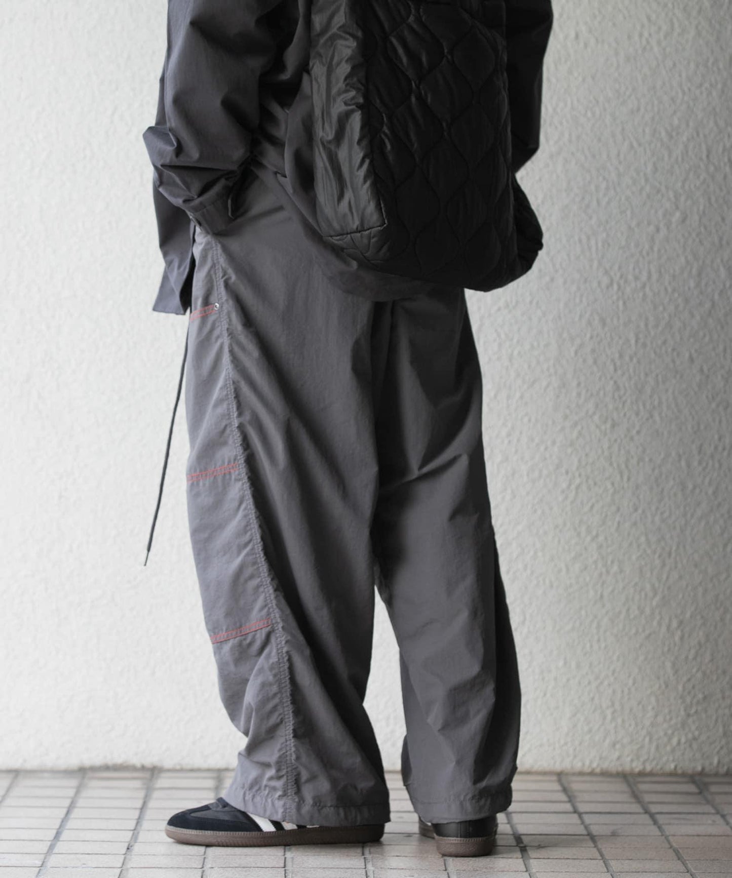 雙色拼接雙膝長褲