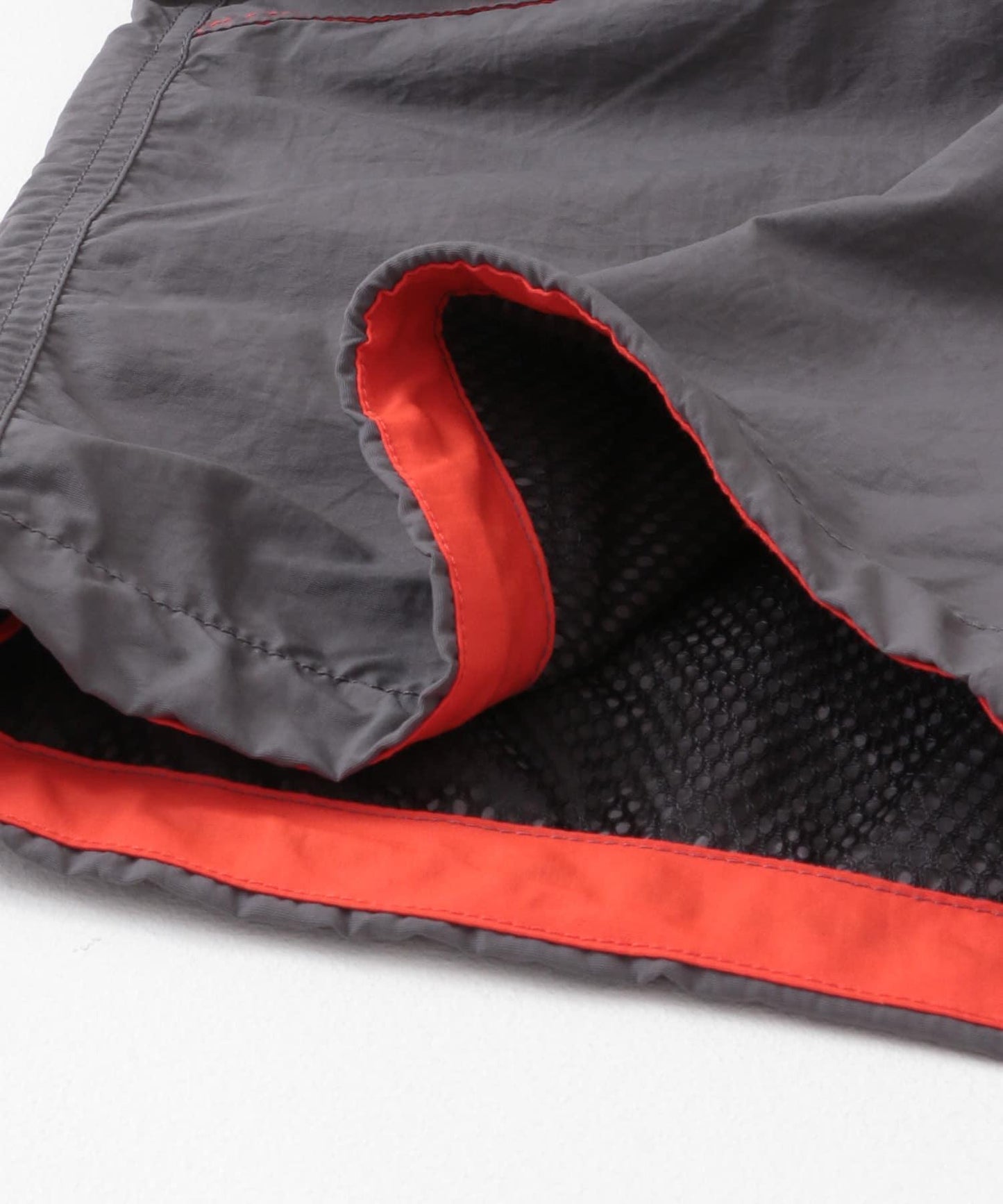 雙色拼接雙膝長褲