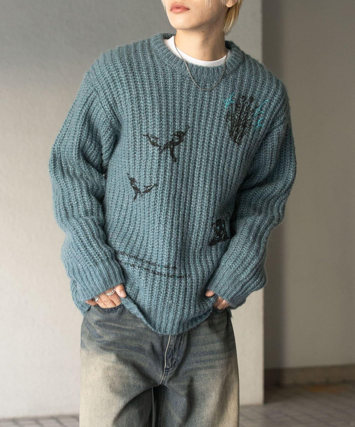 圖案印花寬鬆圓領針織衫