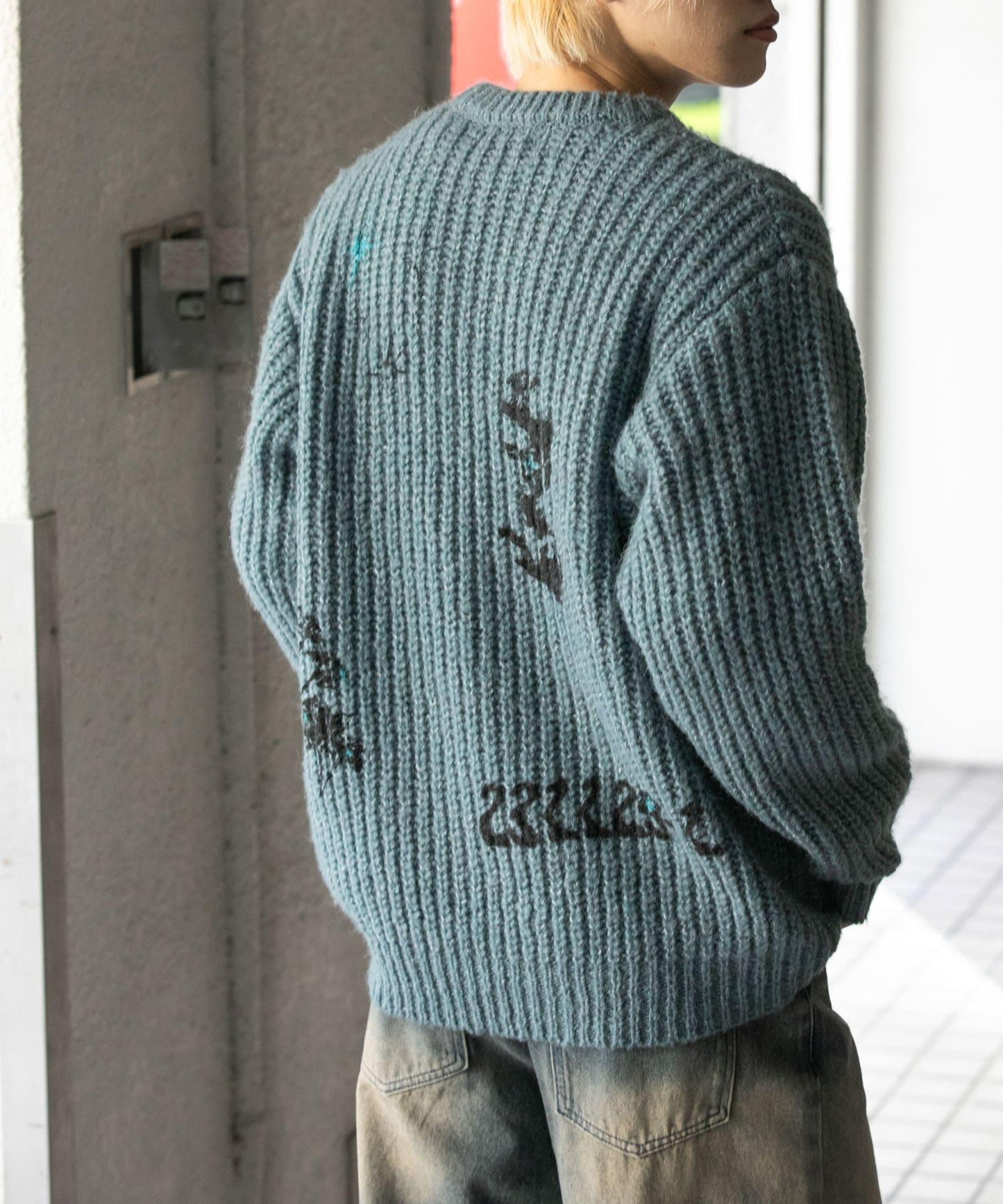 圖案印花寬鬆圓領針織衫