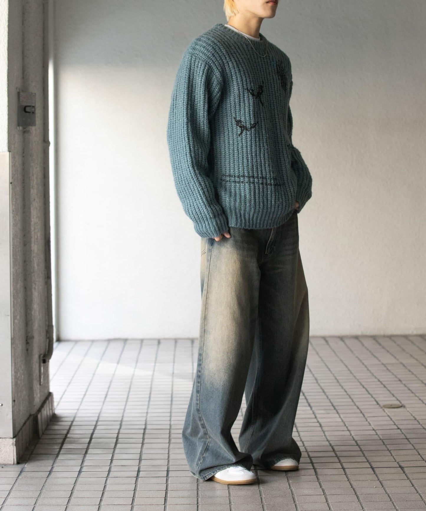 圖案印花寬鬆圓領針織衫