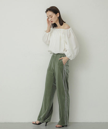 泡泡袖一字肩襯衫