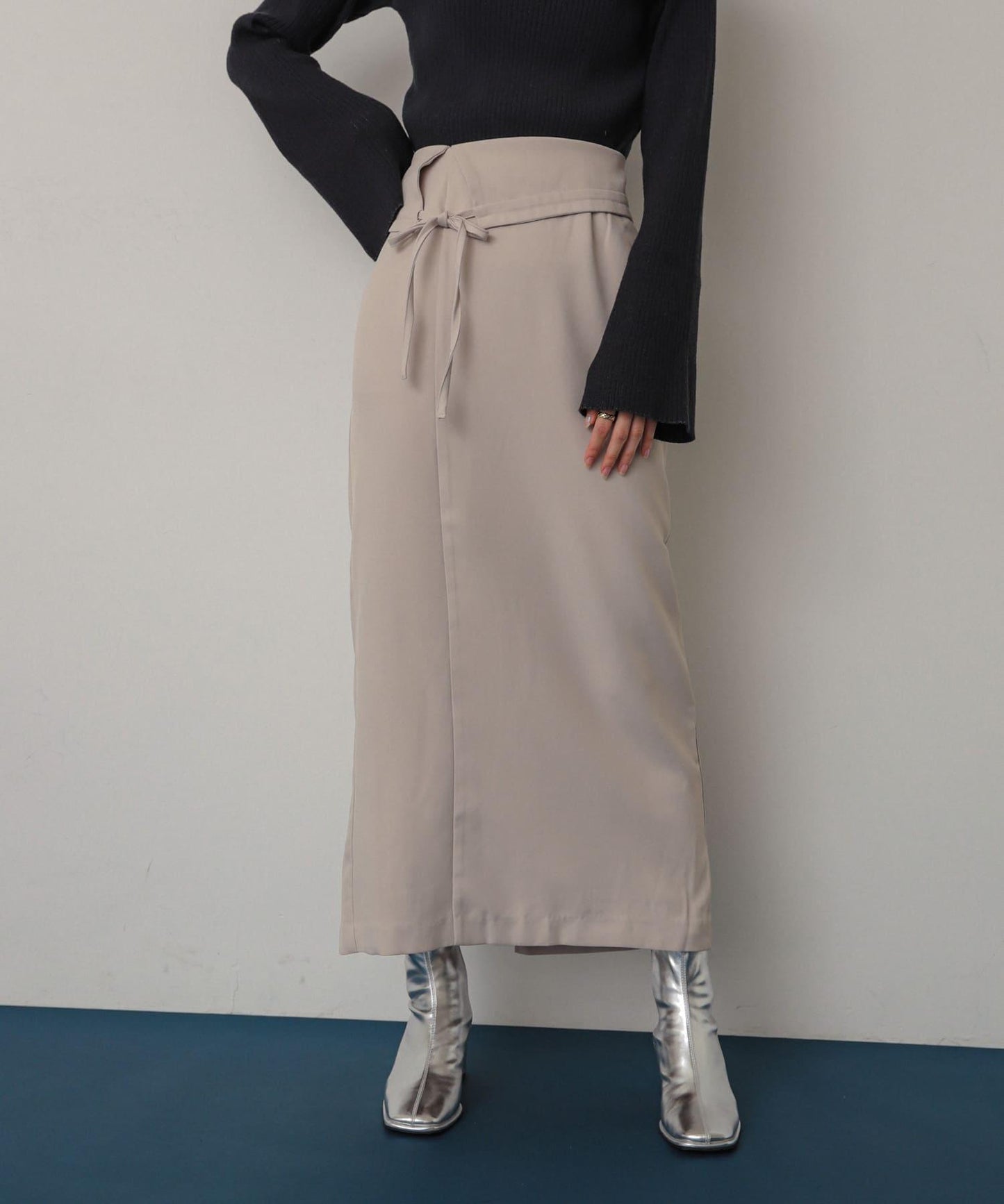 不對稱翻邊鉛筆裙