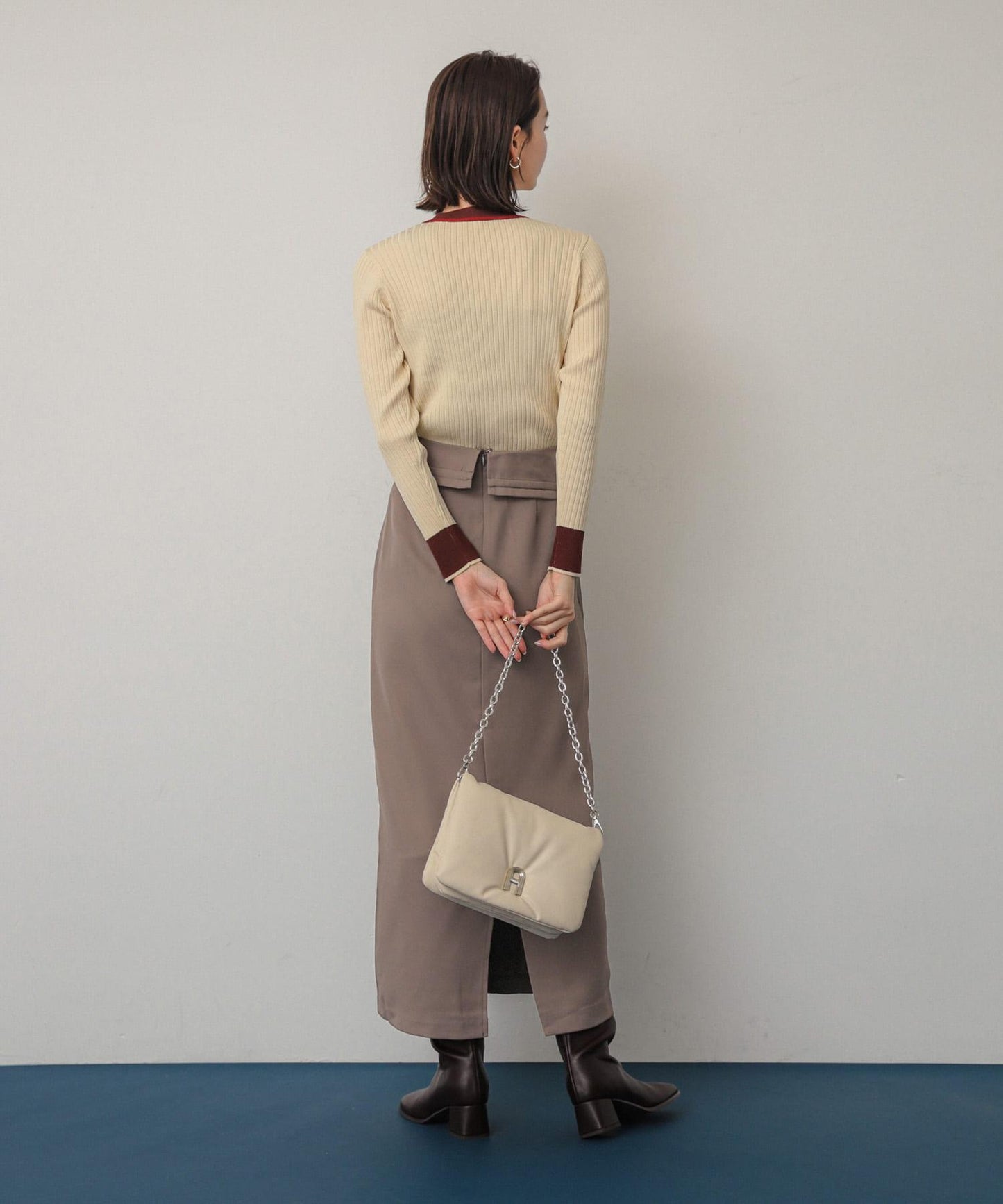 不對稱翻邊鉛筆裙