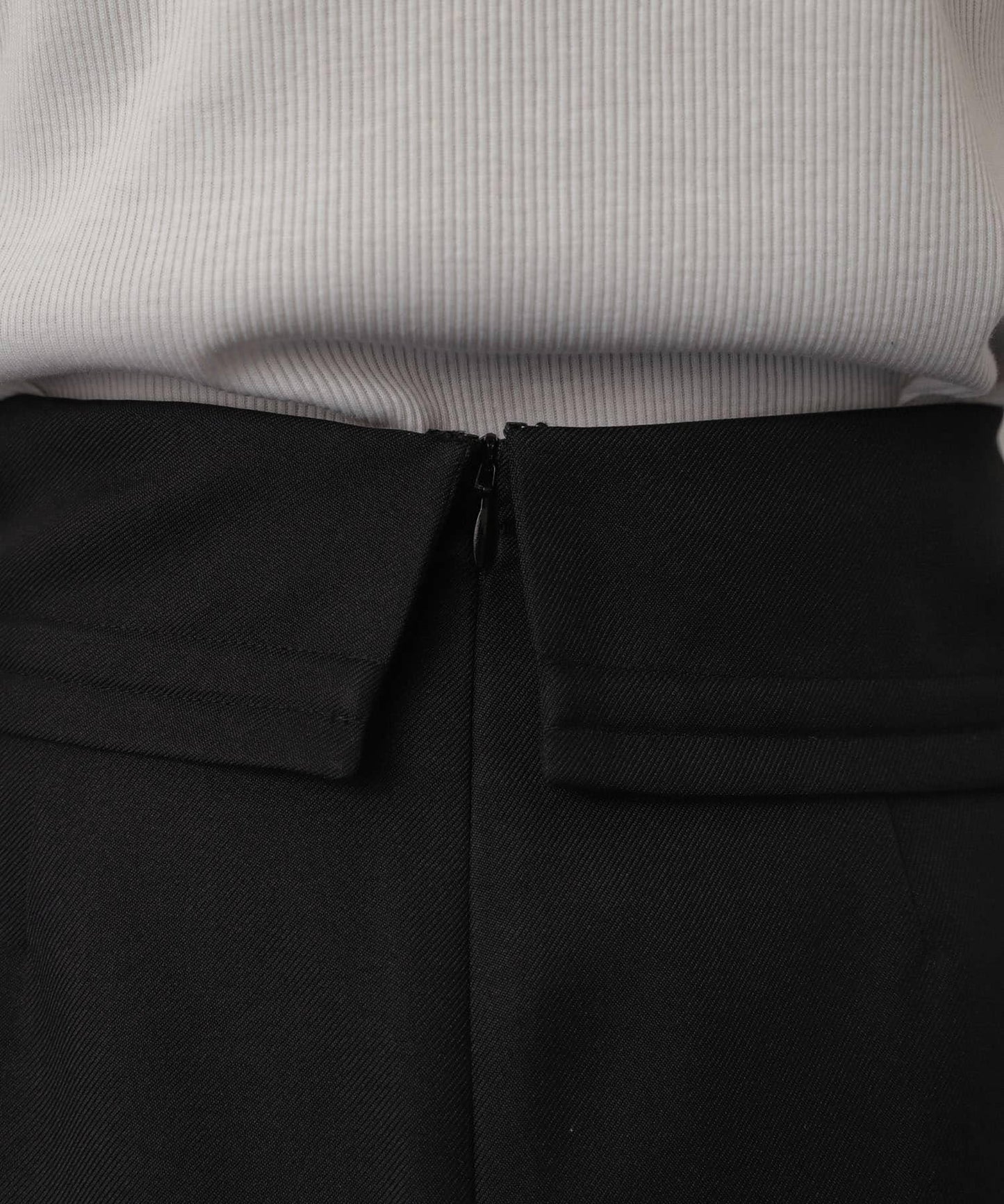 不對稱翻邊鉛筆裙