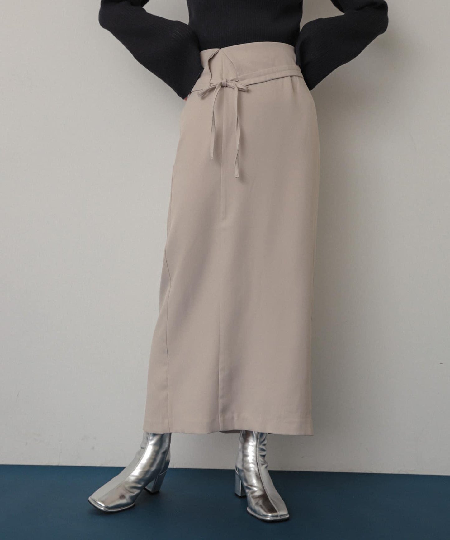 不對稱翻邊鉛筆裙