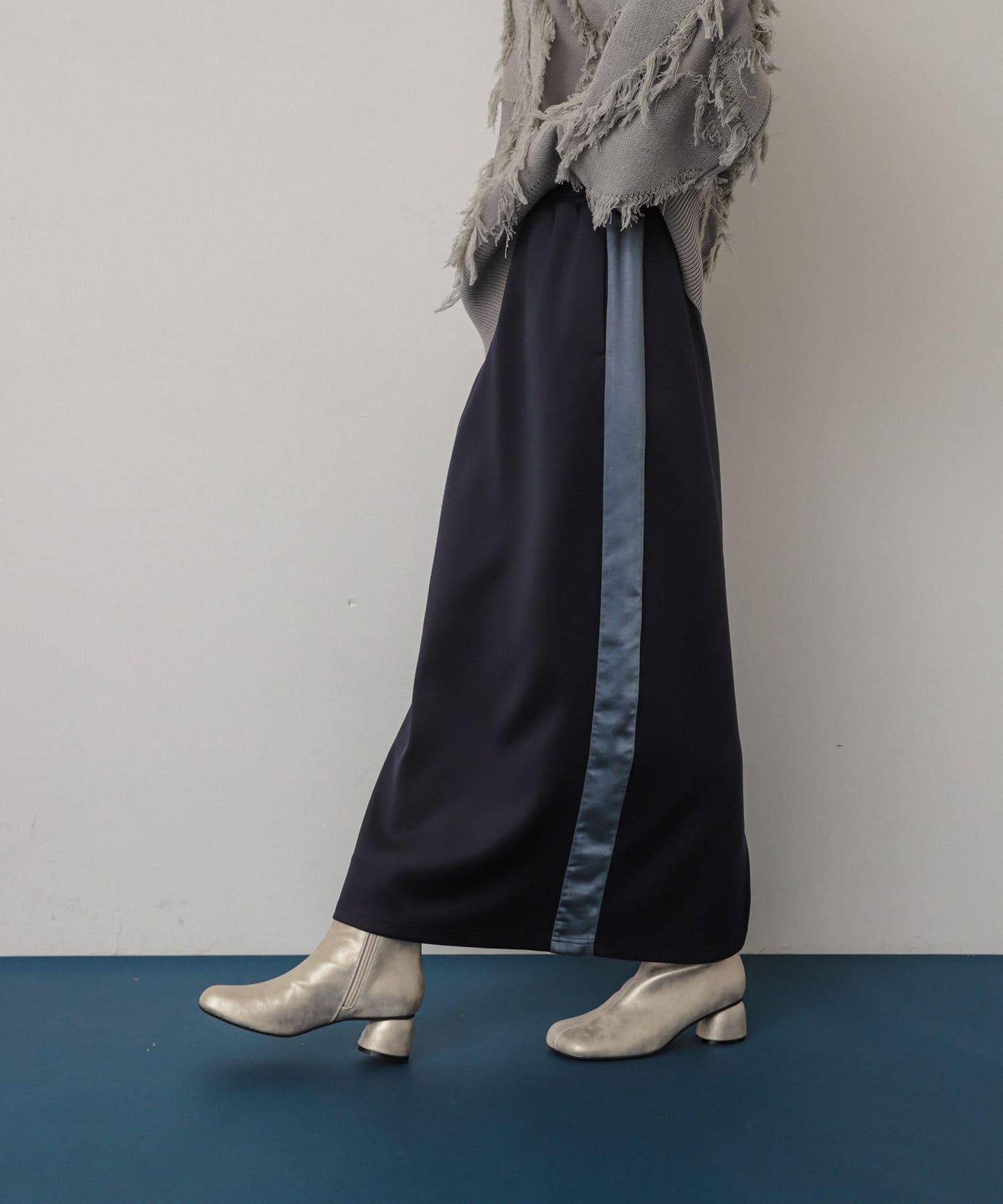 緞面拼接線條半身裙