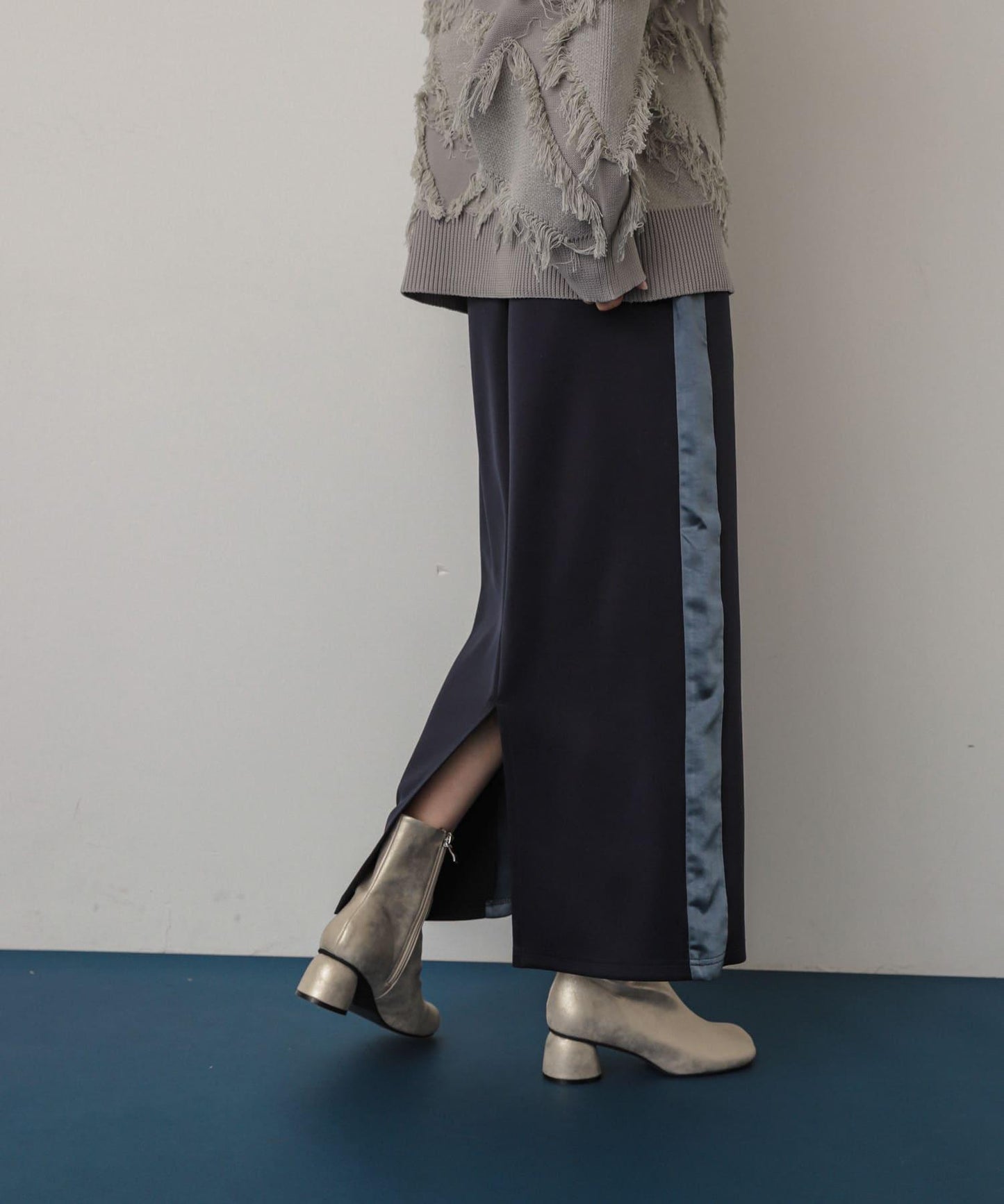 緞面拼接線條半身裙