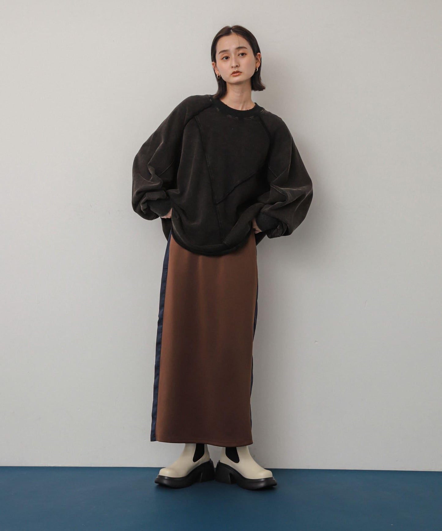 緞面拼接線條半身裙