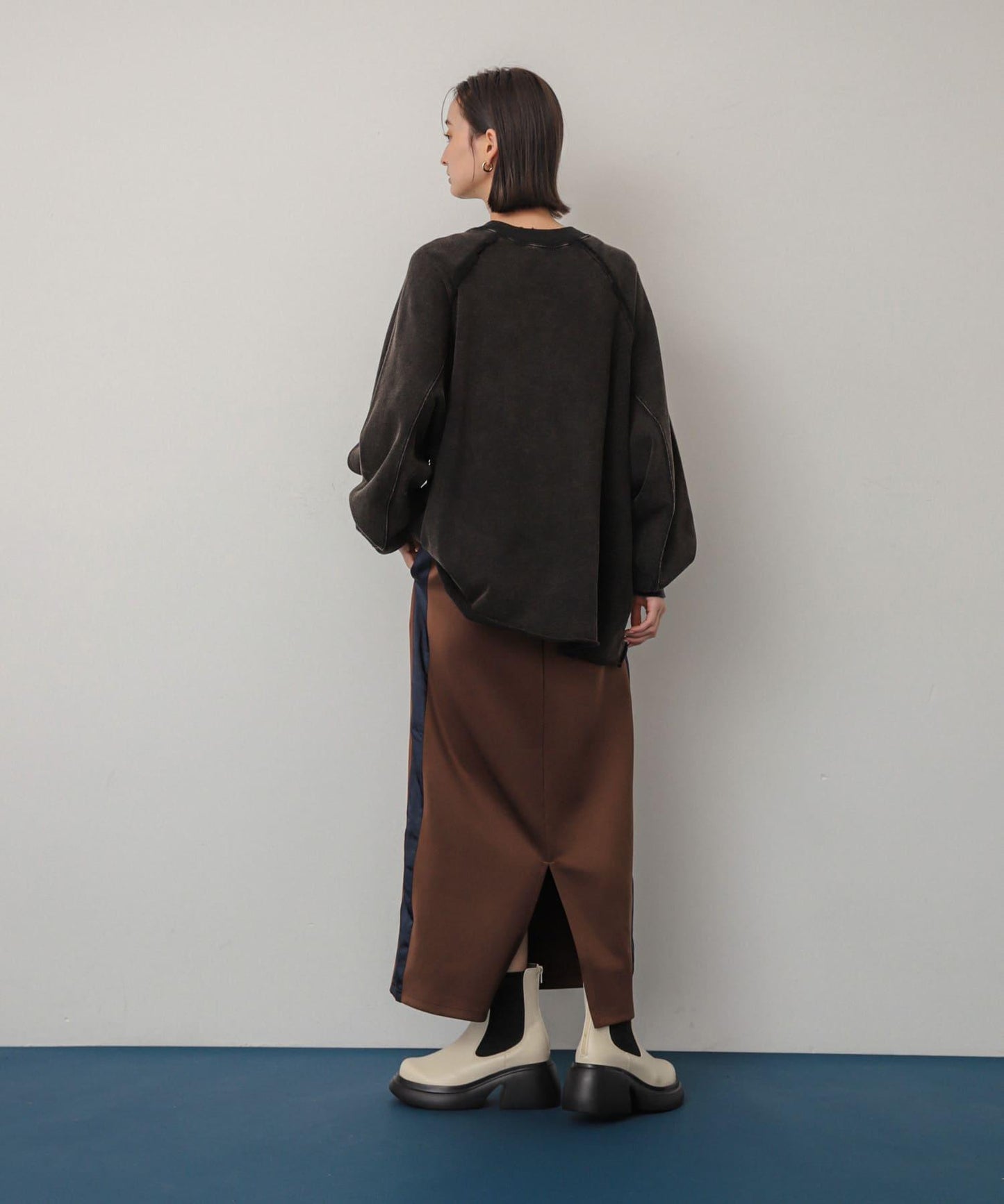 緞面拼接線條半身裙