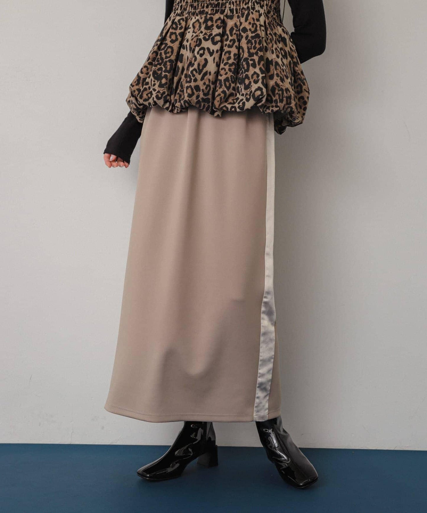 緞面拼接線條半身裙