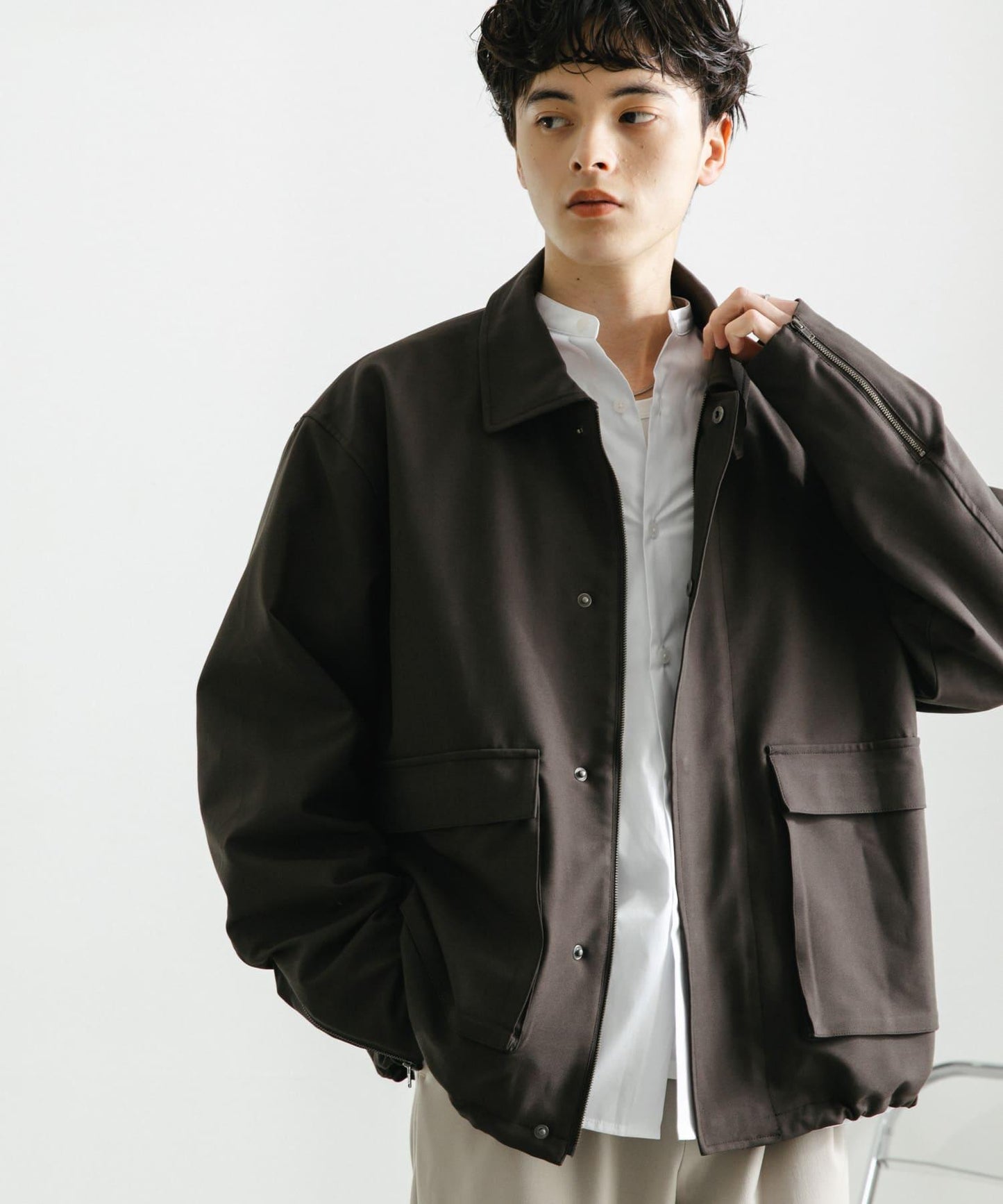 可搭配套裝雙口袋抽繩短夾克