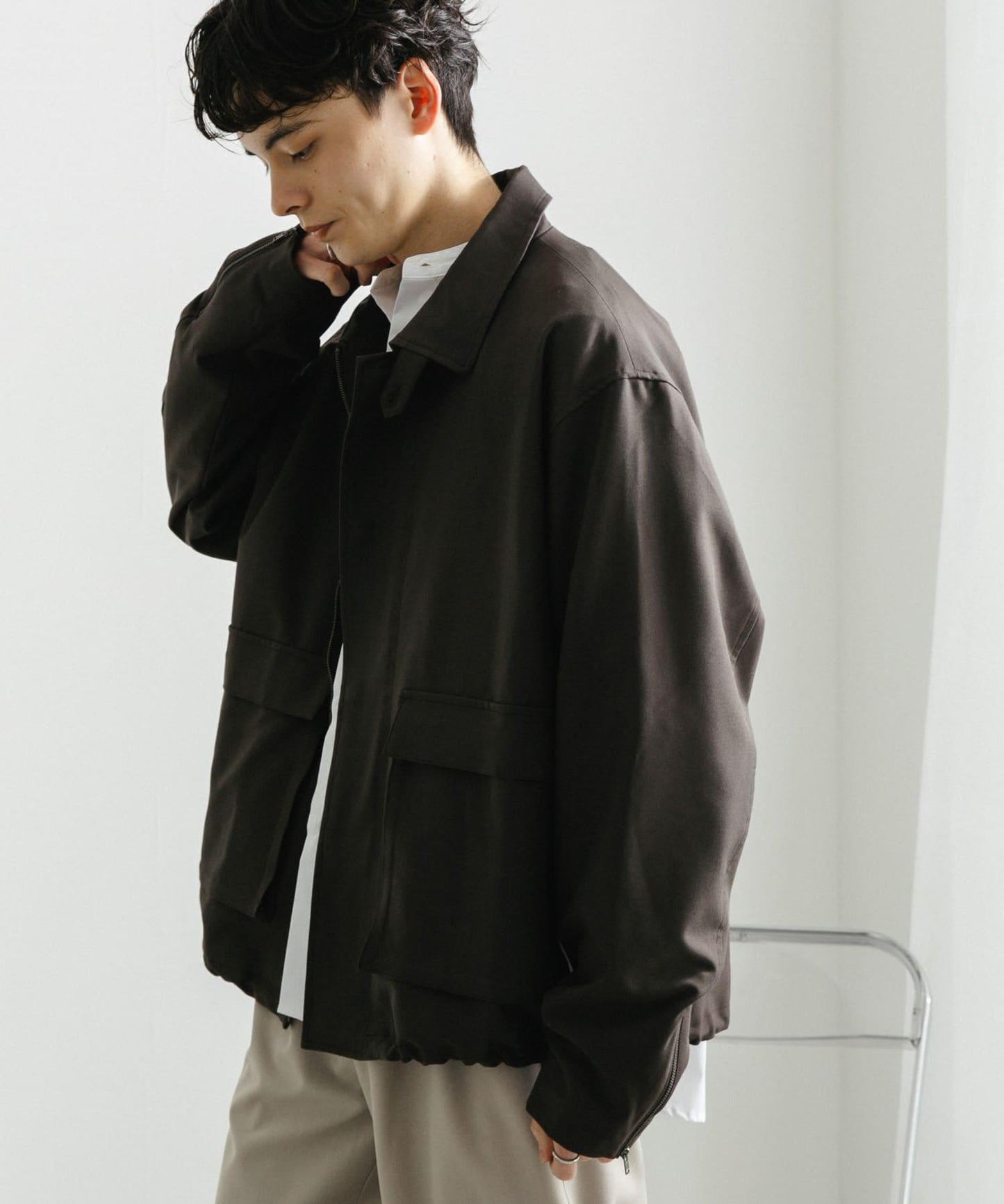 可搭配套裝雙口袋抽繩短夾克