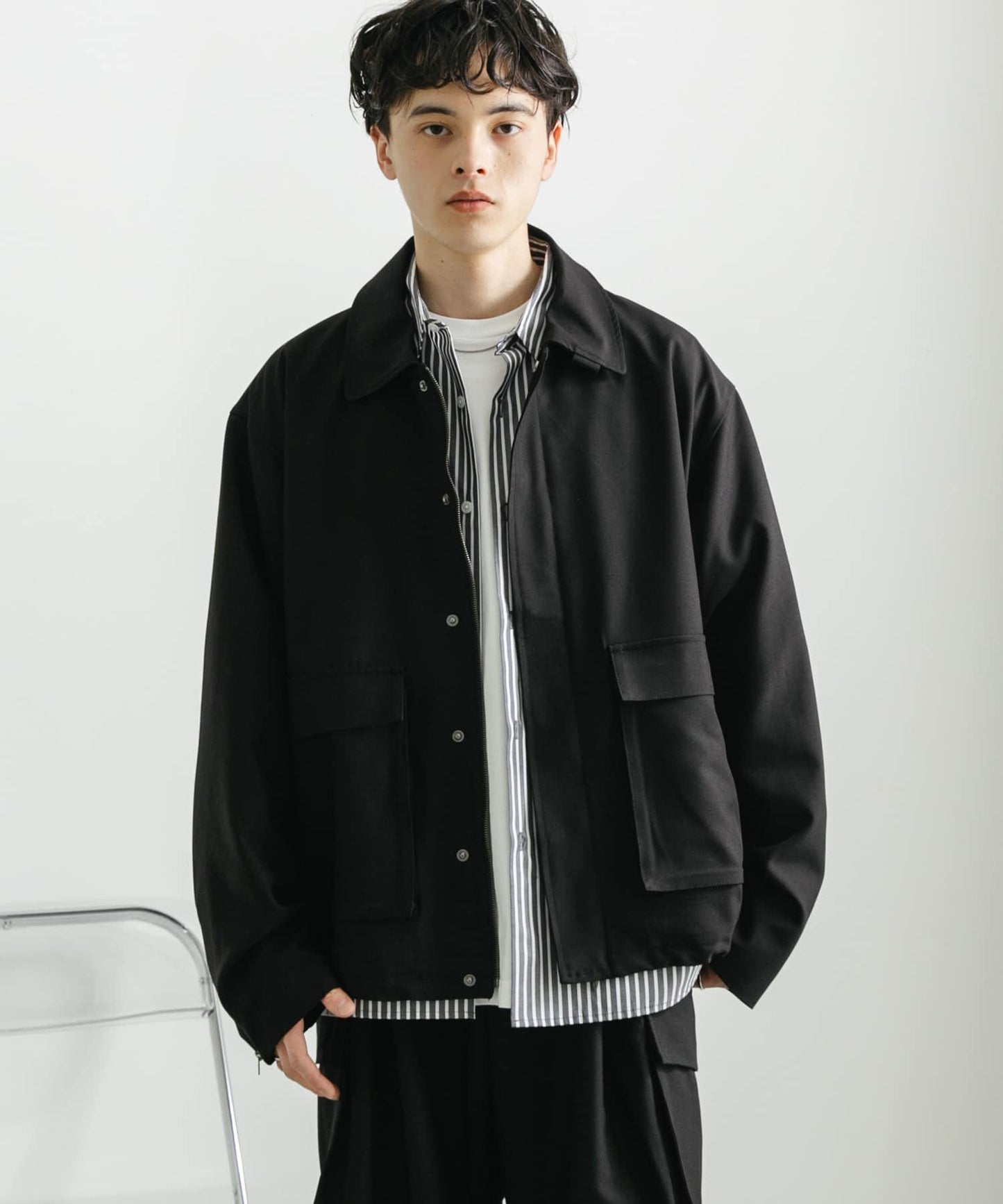 可搭配套裝雙口袋抽繩短夾克