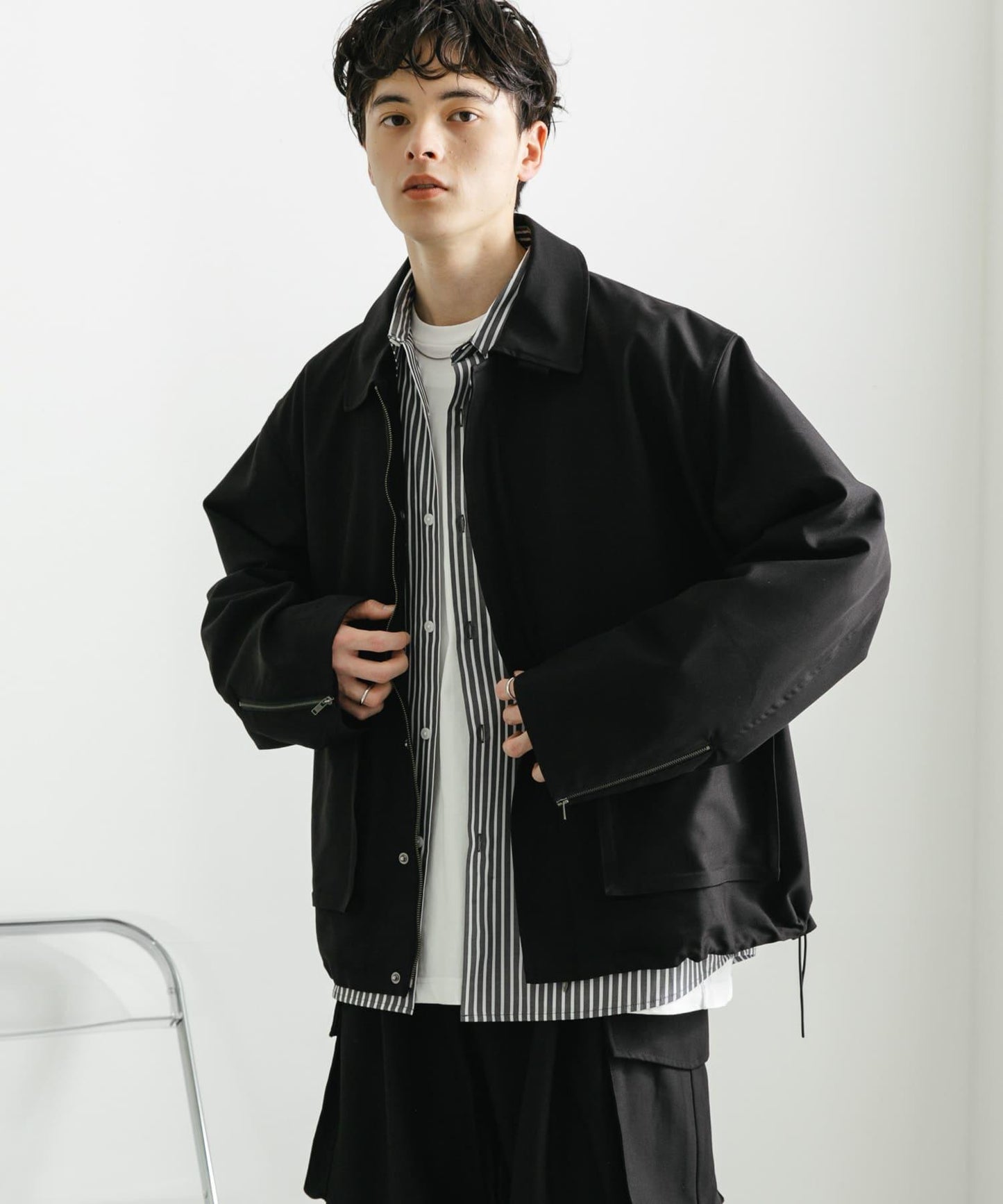 可搭配套裝雙口袋抽繩短夾克