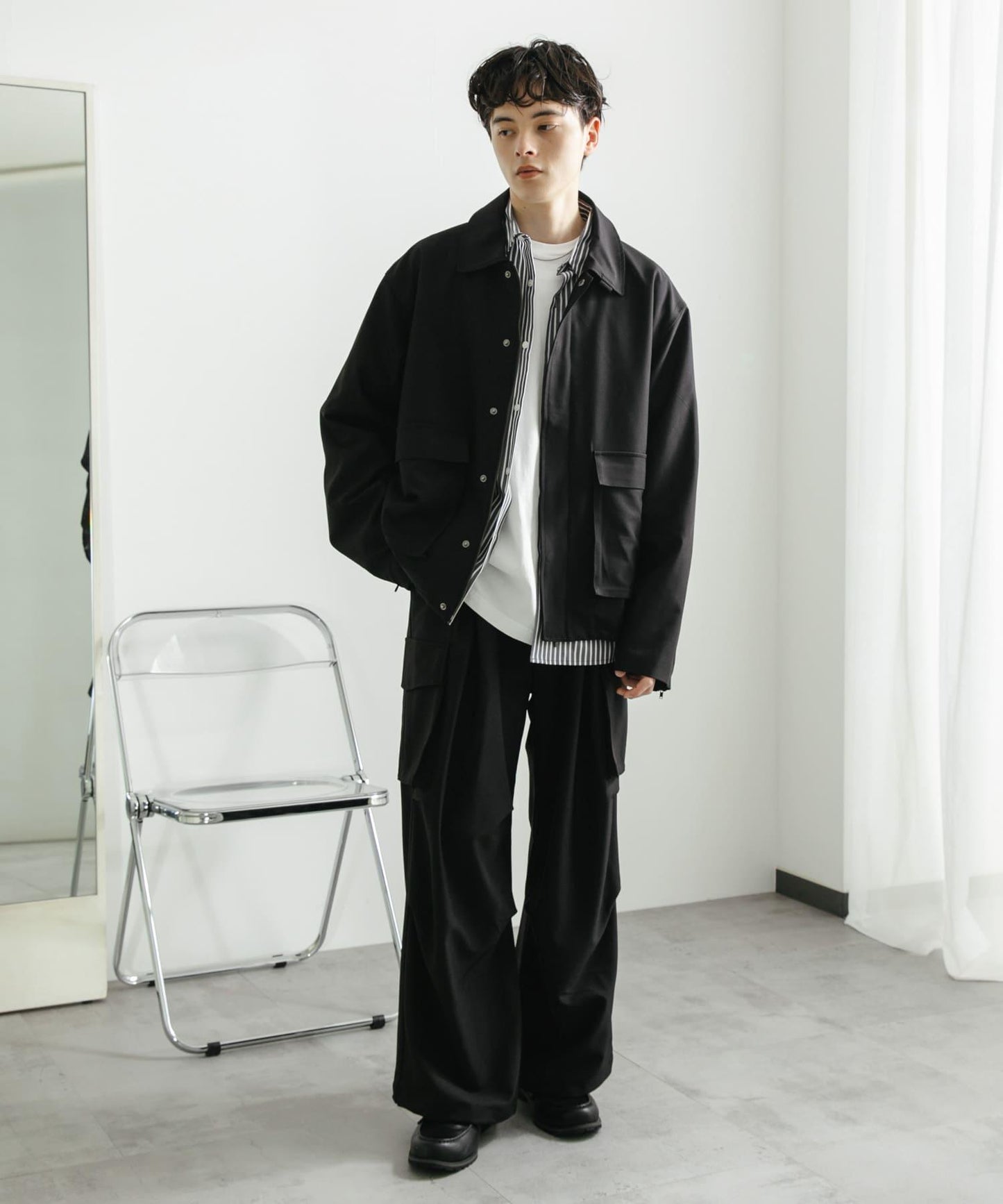 可搭配套裝雙口袋抽繩短夾克