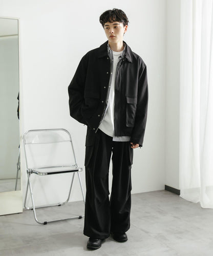 可搭配套裝雙口袋抽繩短夾克