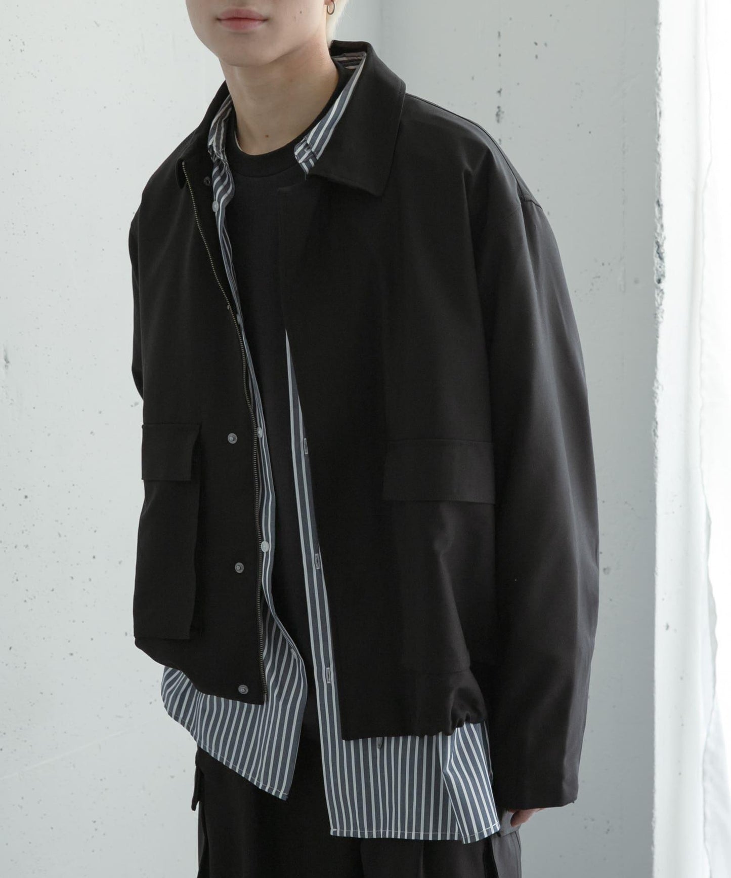 可搭配套裝雙口袋抽繩短夾克