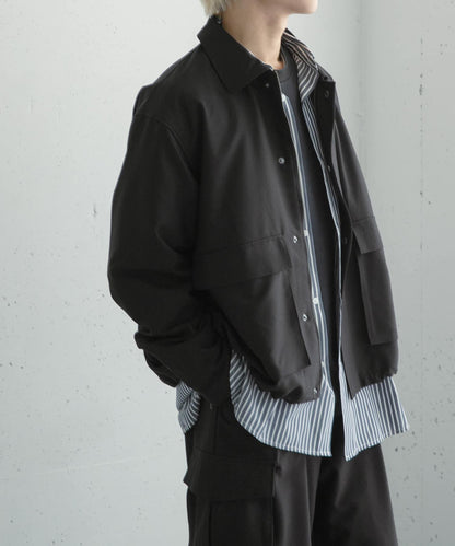 可搭配套裝雙口袋抽繩短夾克