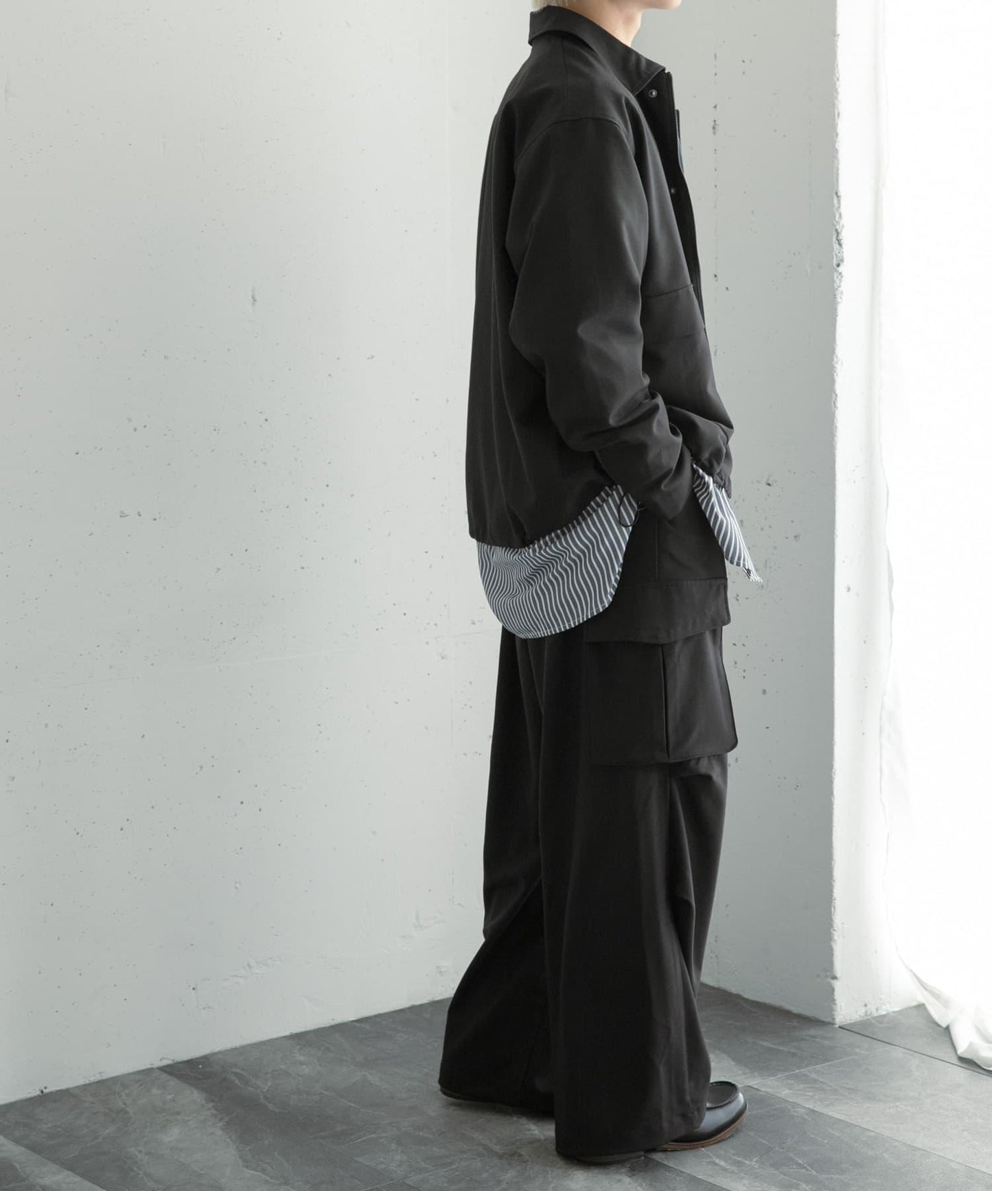 可搭配套裝雙口袋抽繩短夾克