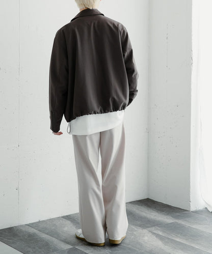 可搭配套裝雙口袋抽繩短夾克