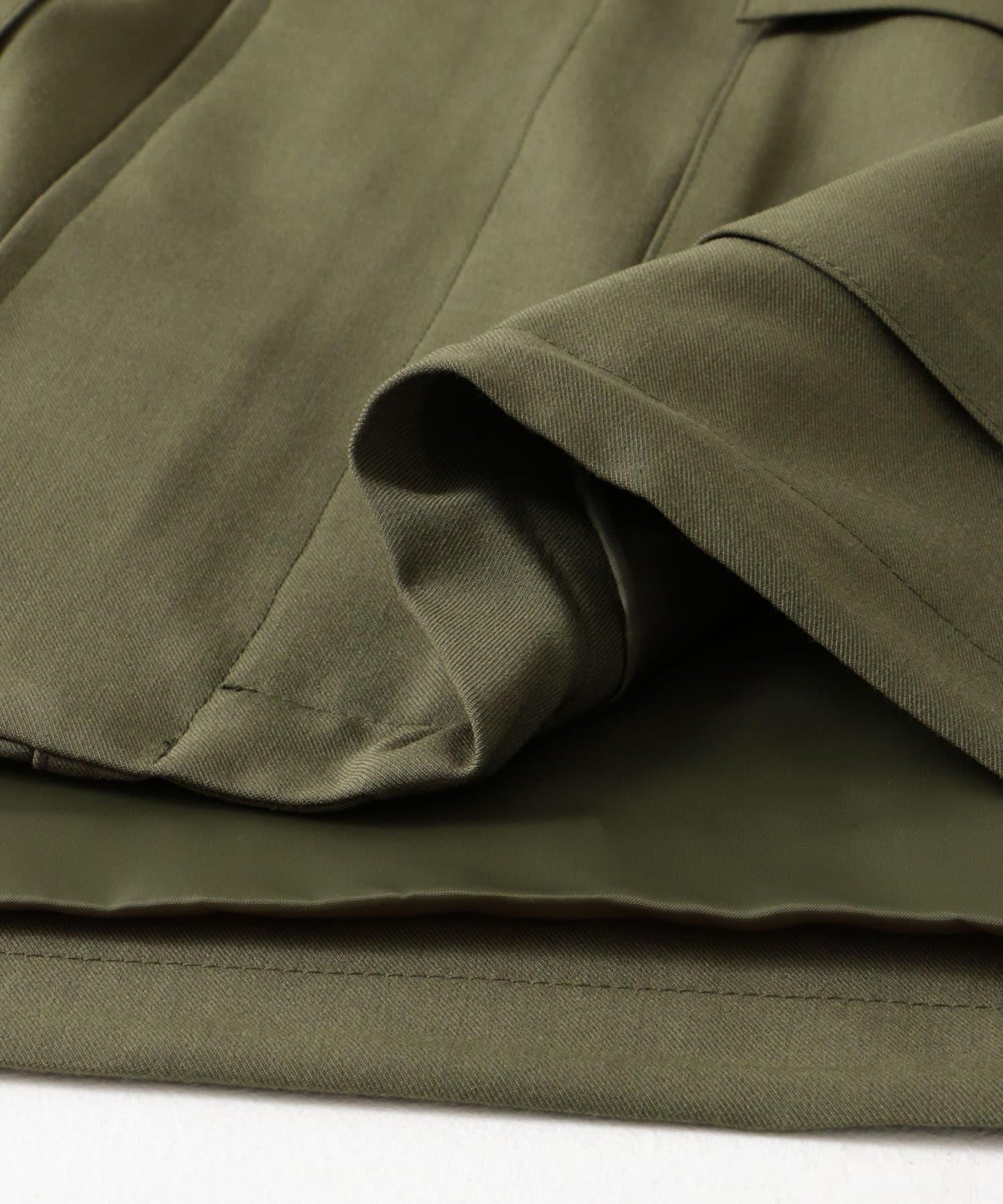 可搭配套裝雙口袋抽繩短夾克