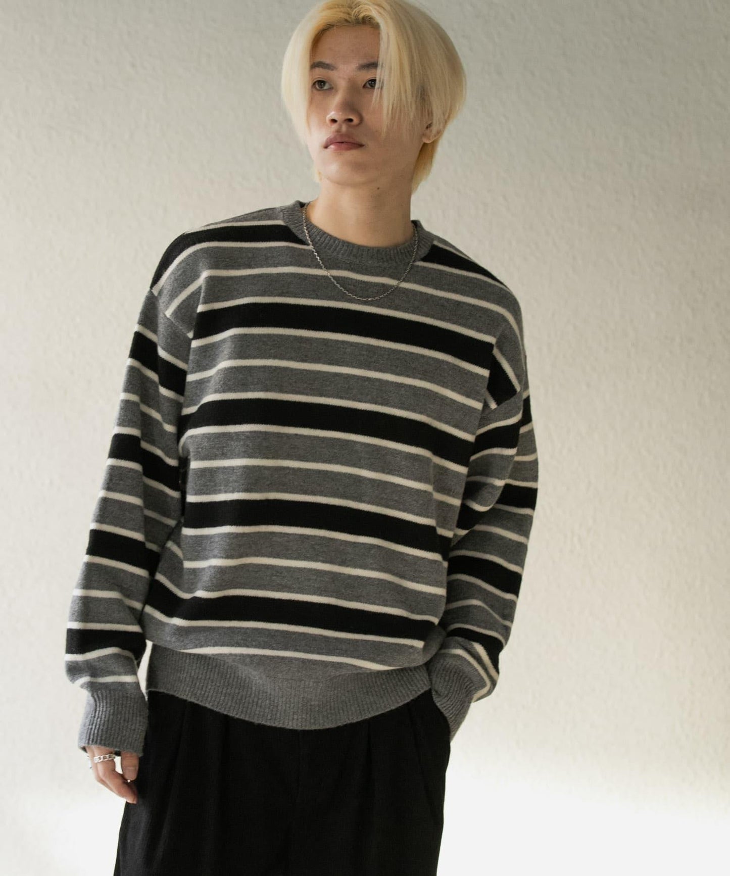 羊毛混紡條紋圓領針織衫