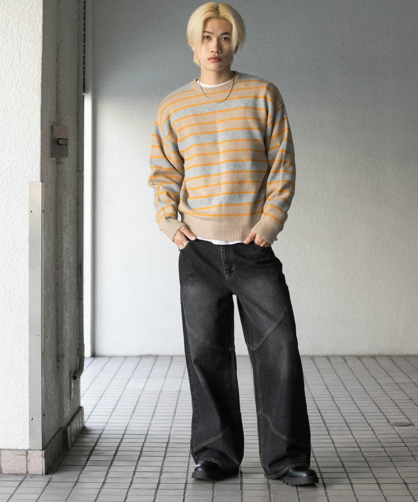 羊毛混紡條紋圓領針織衫