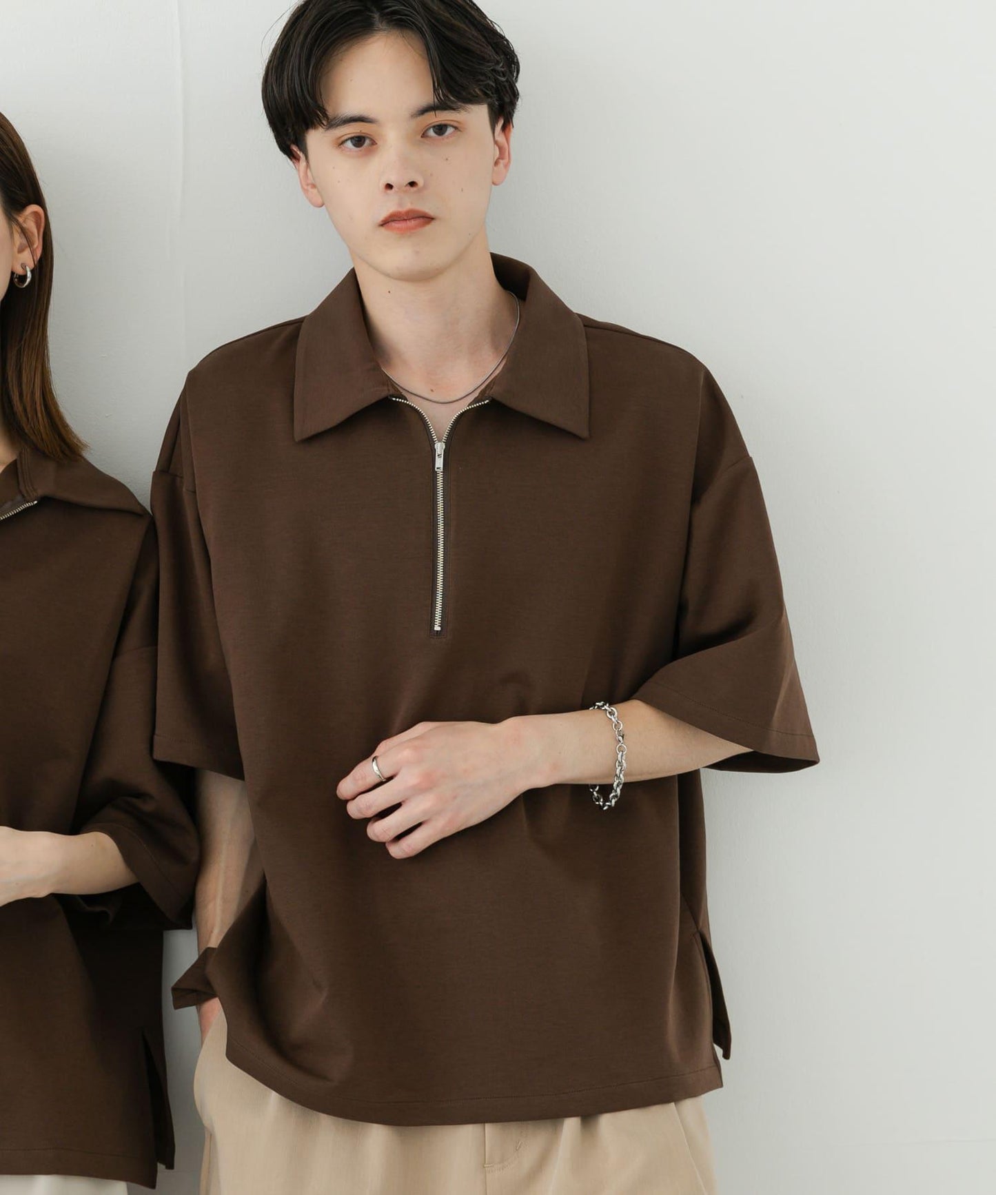 中性款高彈力半拉鍊短袖T恤