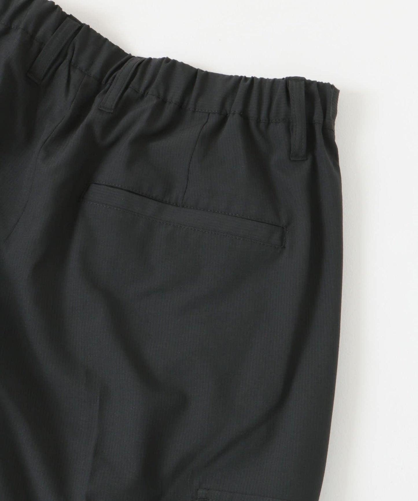 科技感中縫壓褶工裝休閒褲