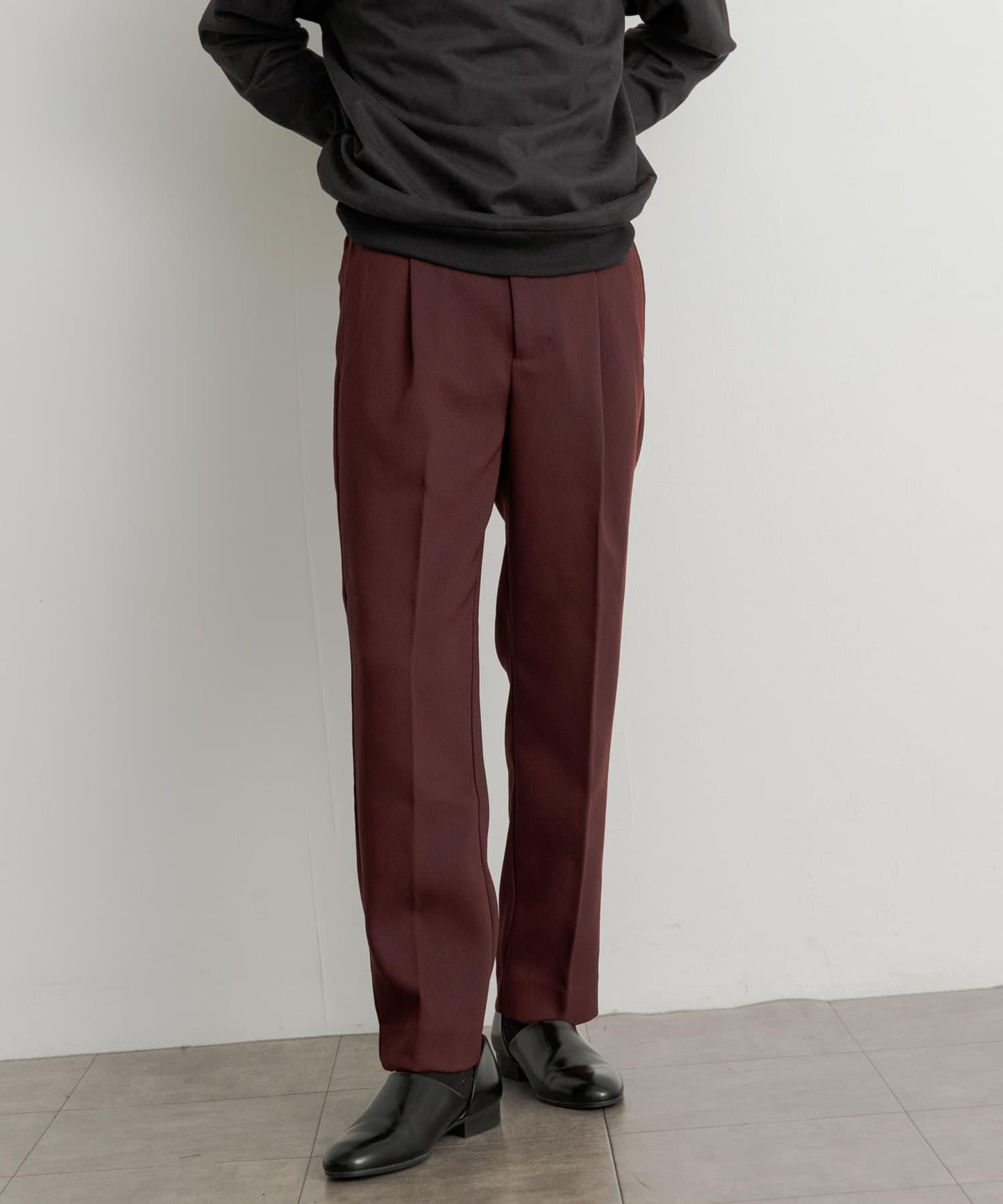 硬挺斜紋中線直筒褲