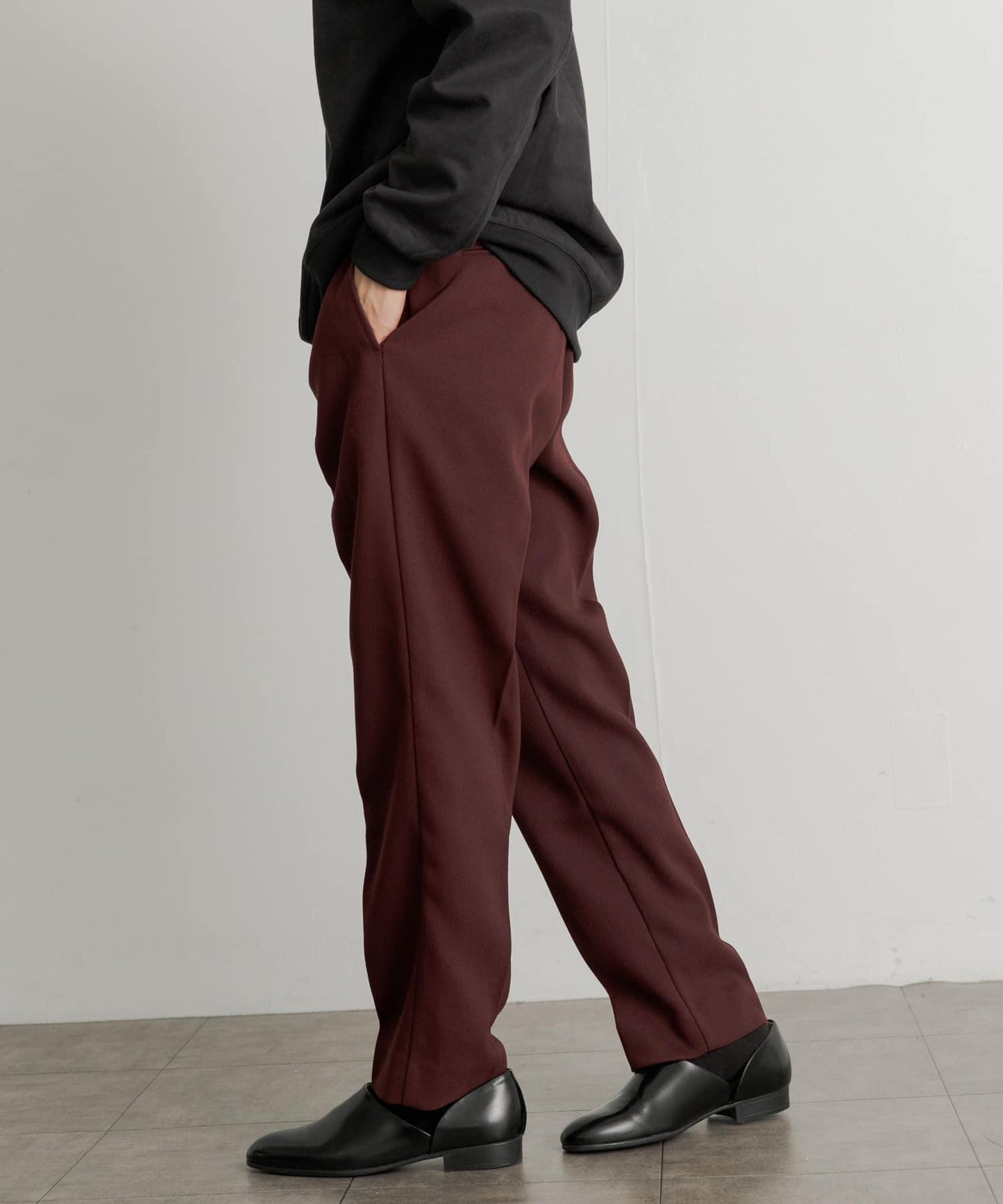 硬挺斜紋中線直筒褲