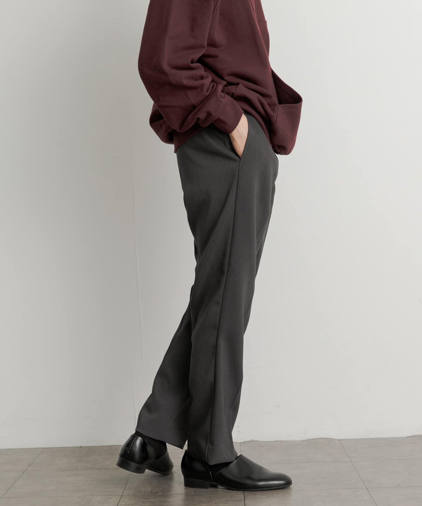 硬挺斜紋中線直筒褲